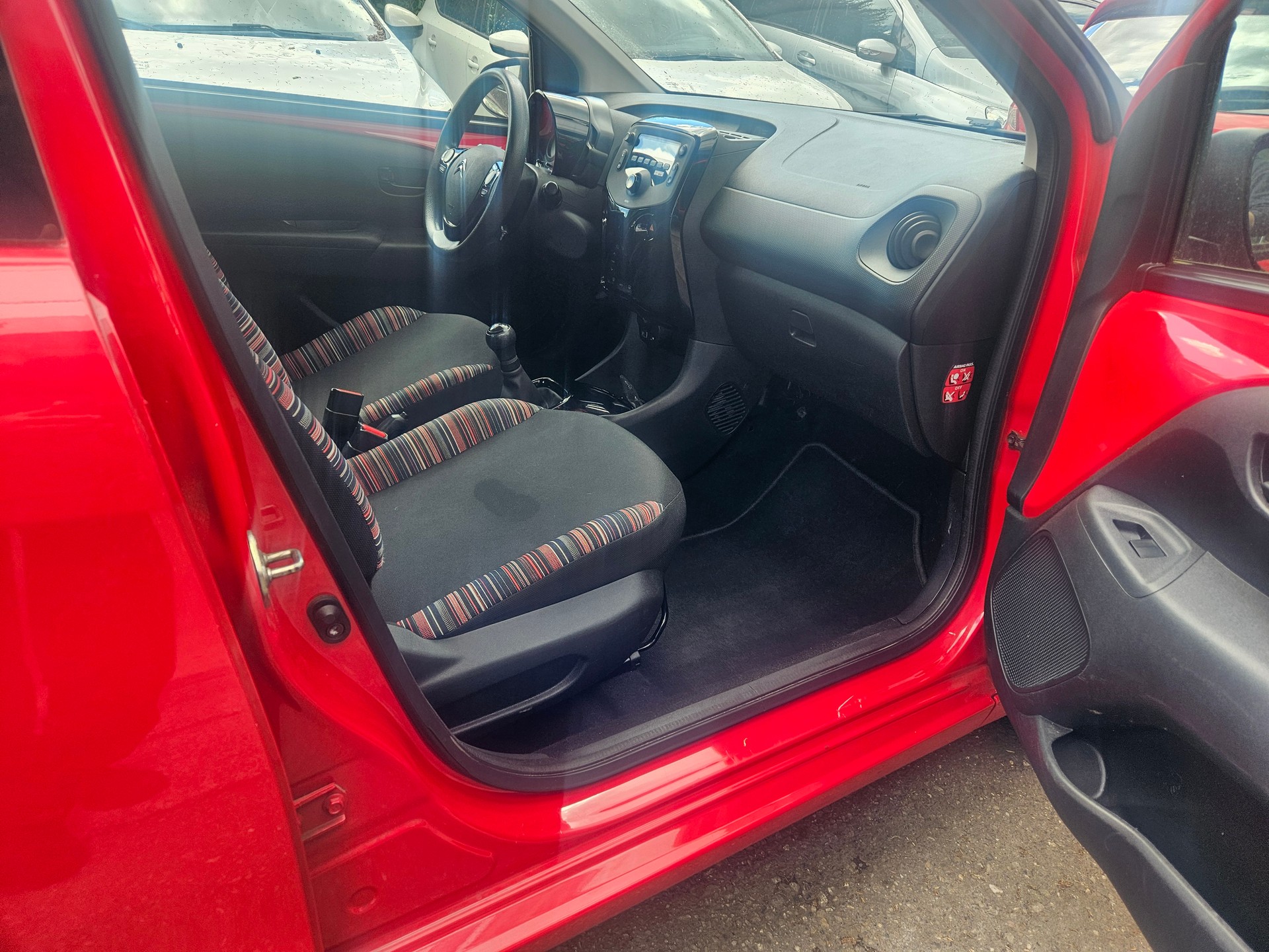 CITROEN C1 1.0 VTi Shine Stop&Start-image-14