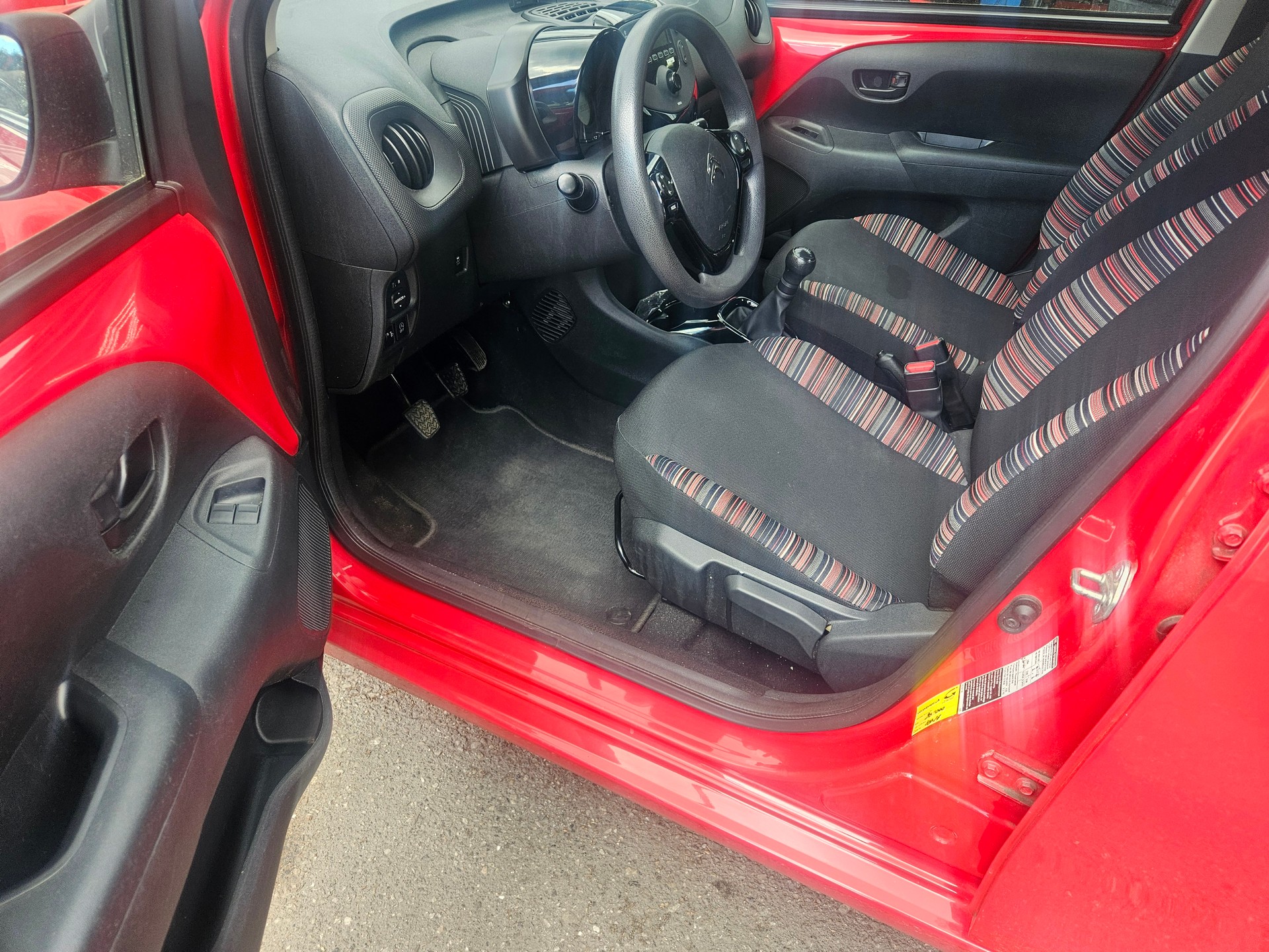 CITROEN C1 1.0 VTi Shine Stop&Start-image-7