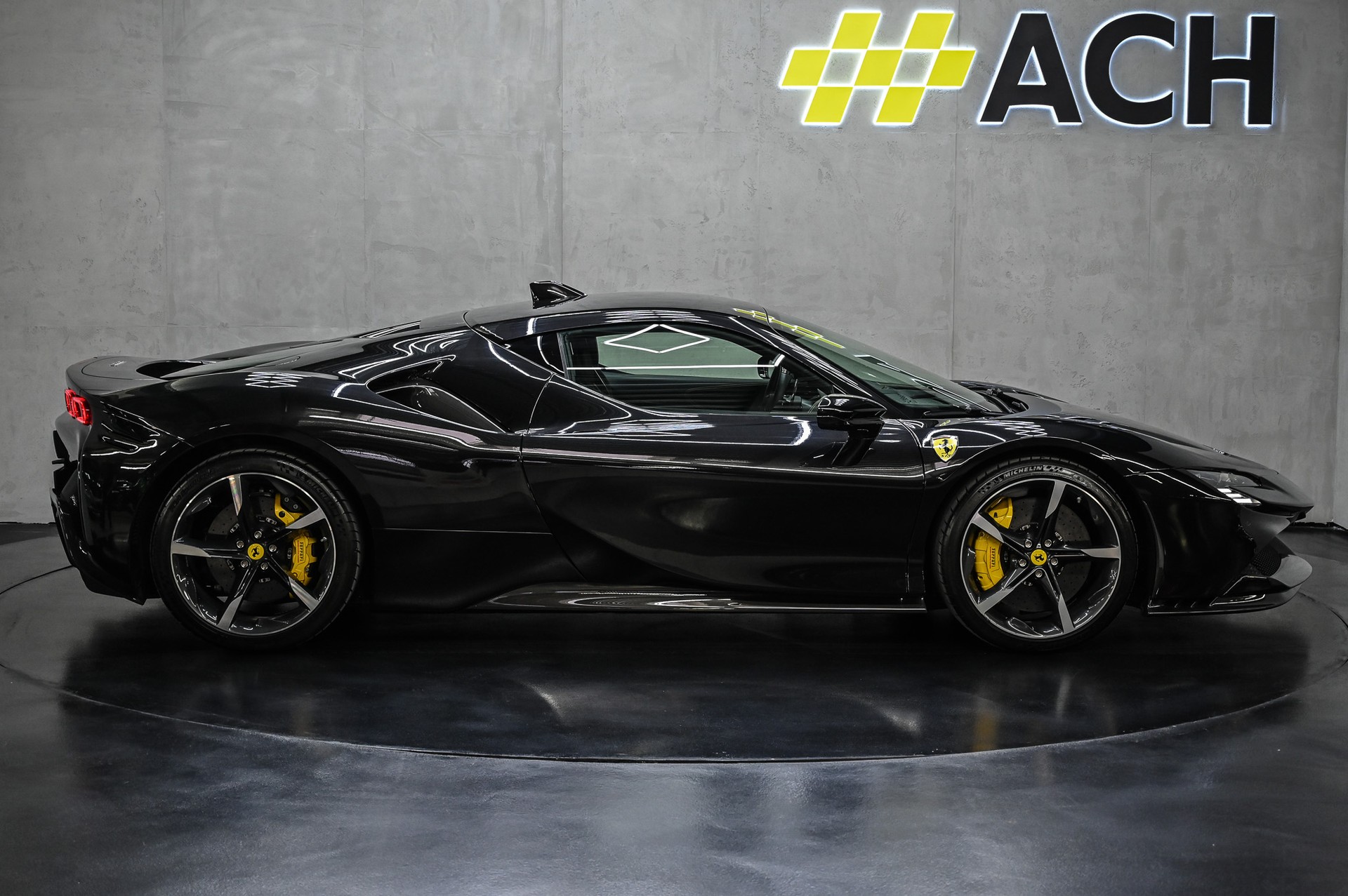 FERRARI SF90 Stradale-image-10