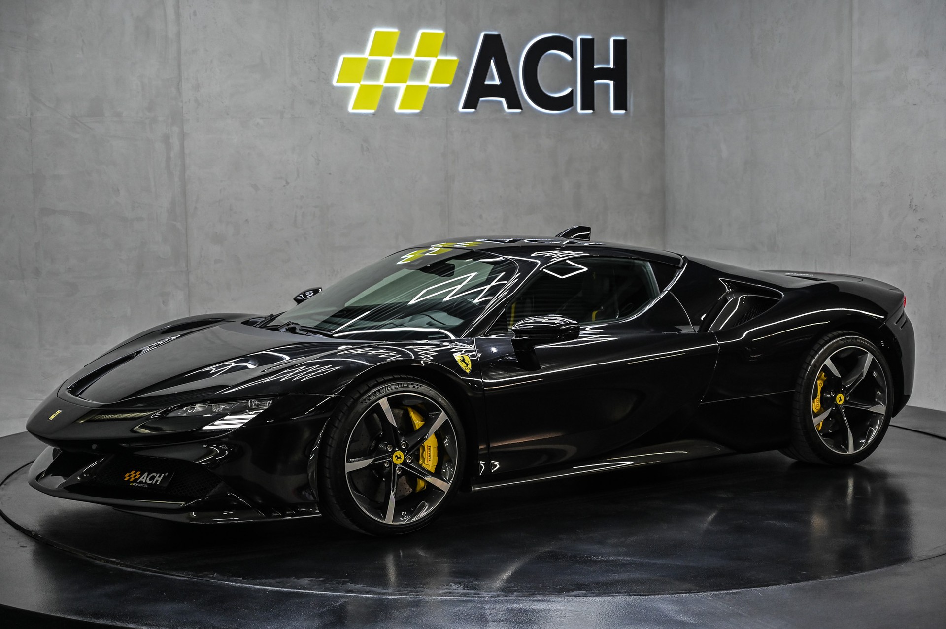 FERRARI SF90 Stradale-showroom-element-3