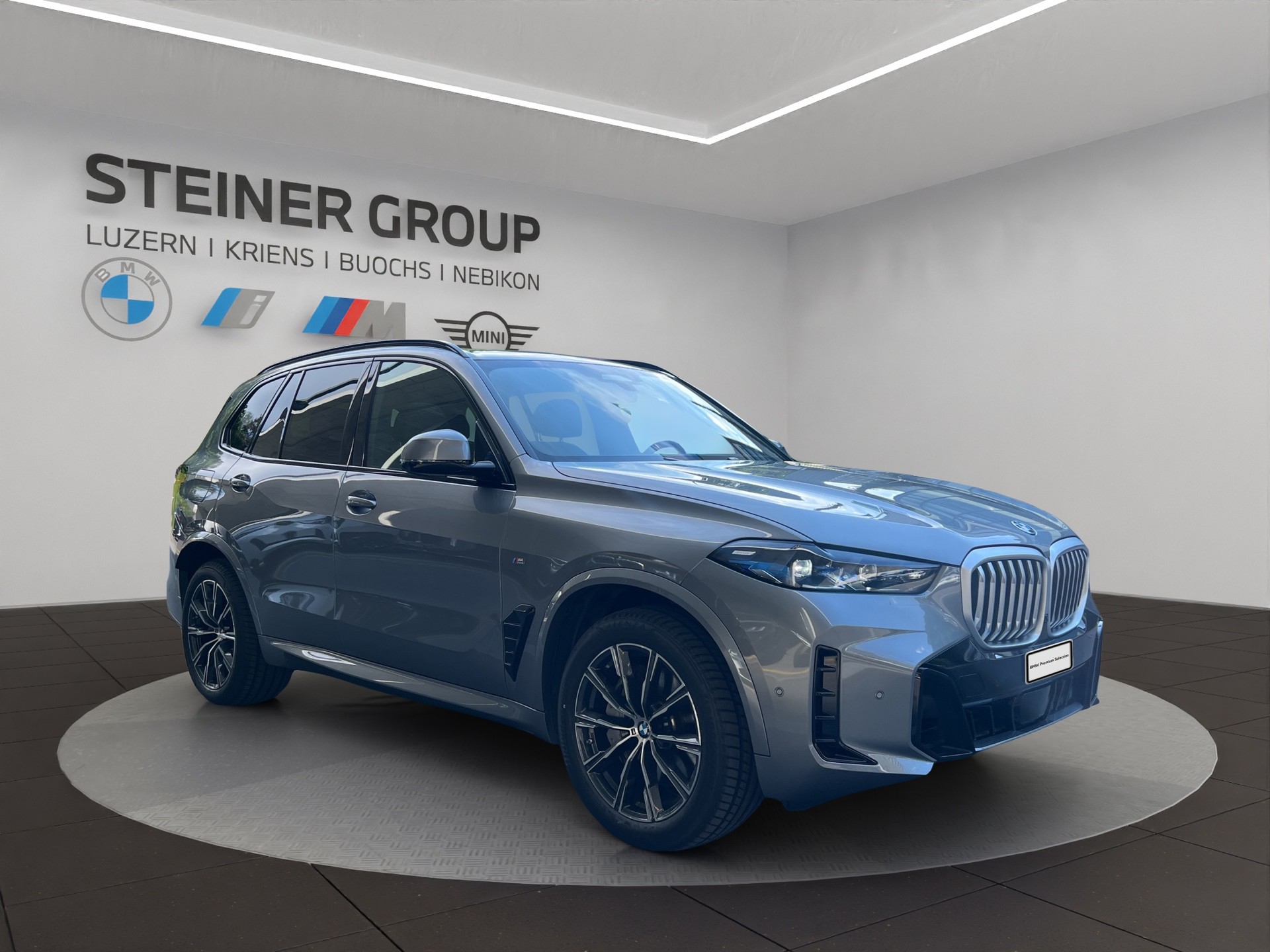 BMW X5 xDrive 50e M Sport Steptronic-showroom-element-3