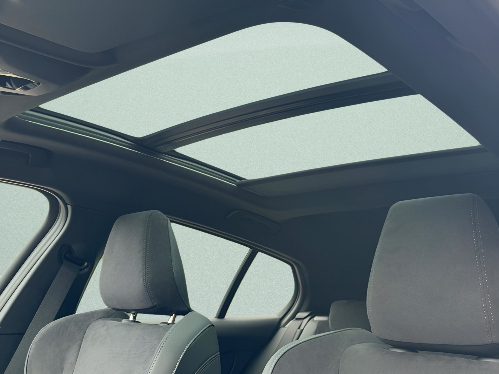 BMW 120 M Sport Steptronic-image-10