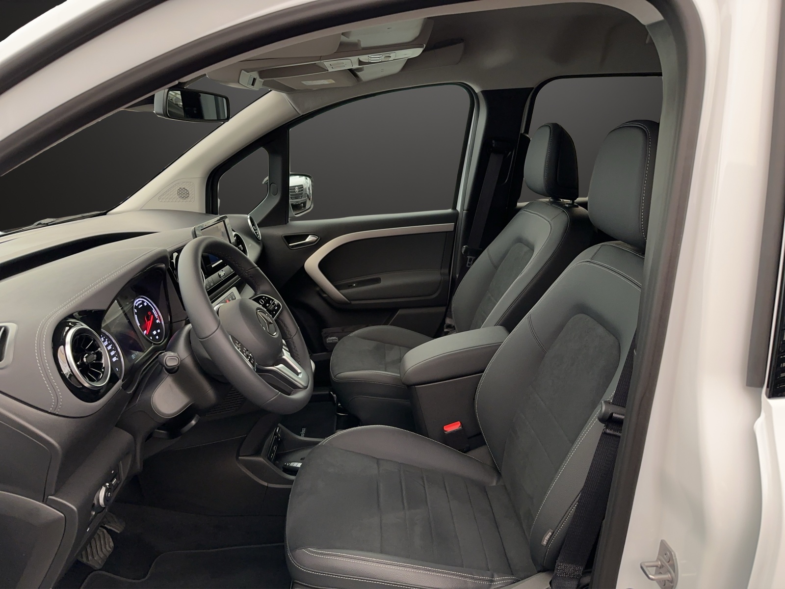 MERCEDES-BENZ EQT Standard 2716mm S-image-8