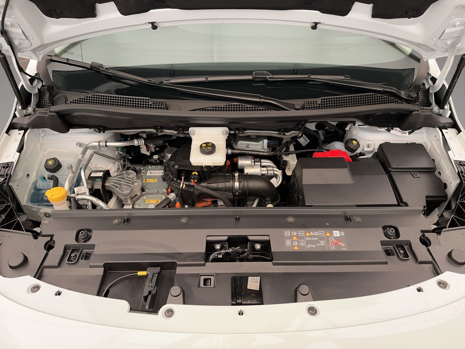 MERCEDES-BENZ EQT Standard 2716mm S-image-12