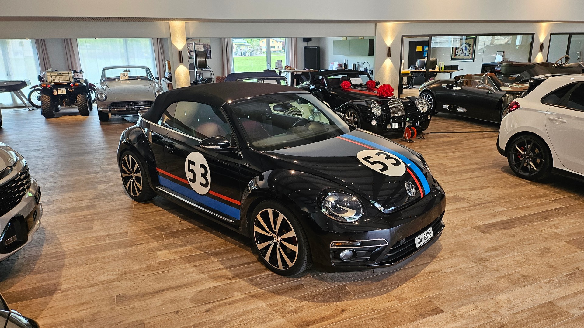 VW Beetle Cabrio 2.0 TSI Sport DSG R-Line-image-5