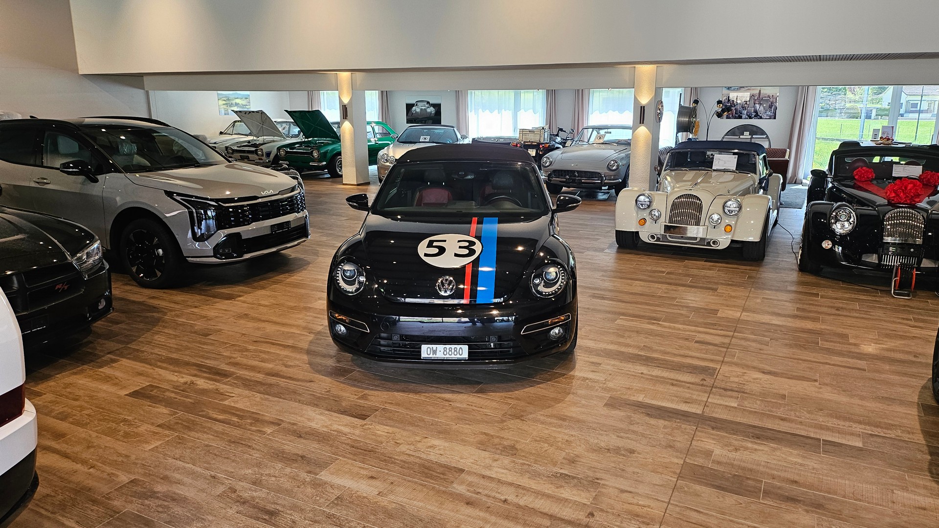 VW Beetle Cabrio 2.0 TSI Sport DSG R-Line-showroom-element-3