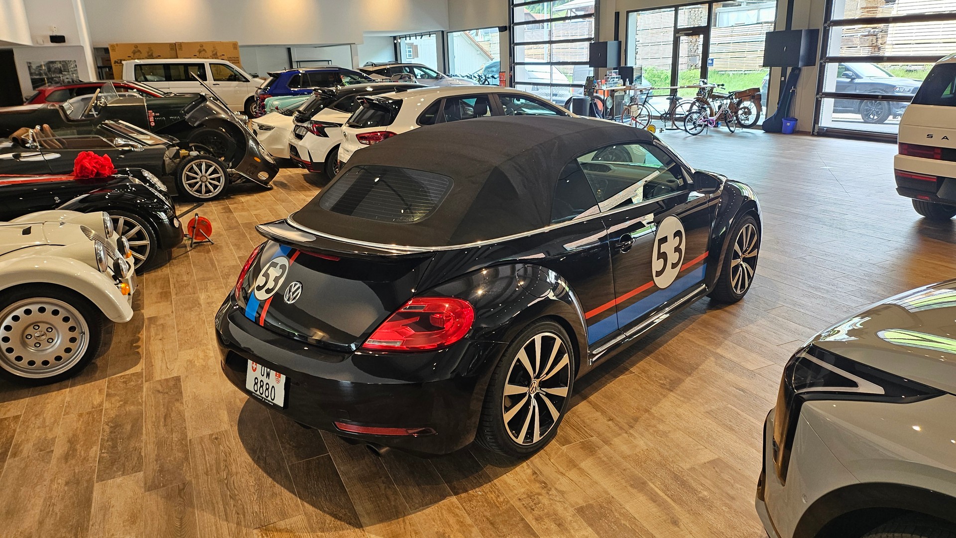 VW Beetle Cabrio 2.0 TSI Sport DSG R-Line-image-9