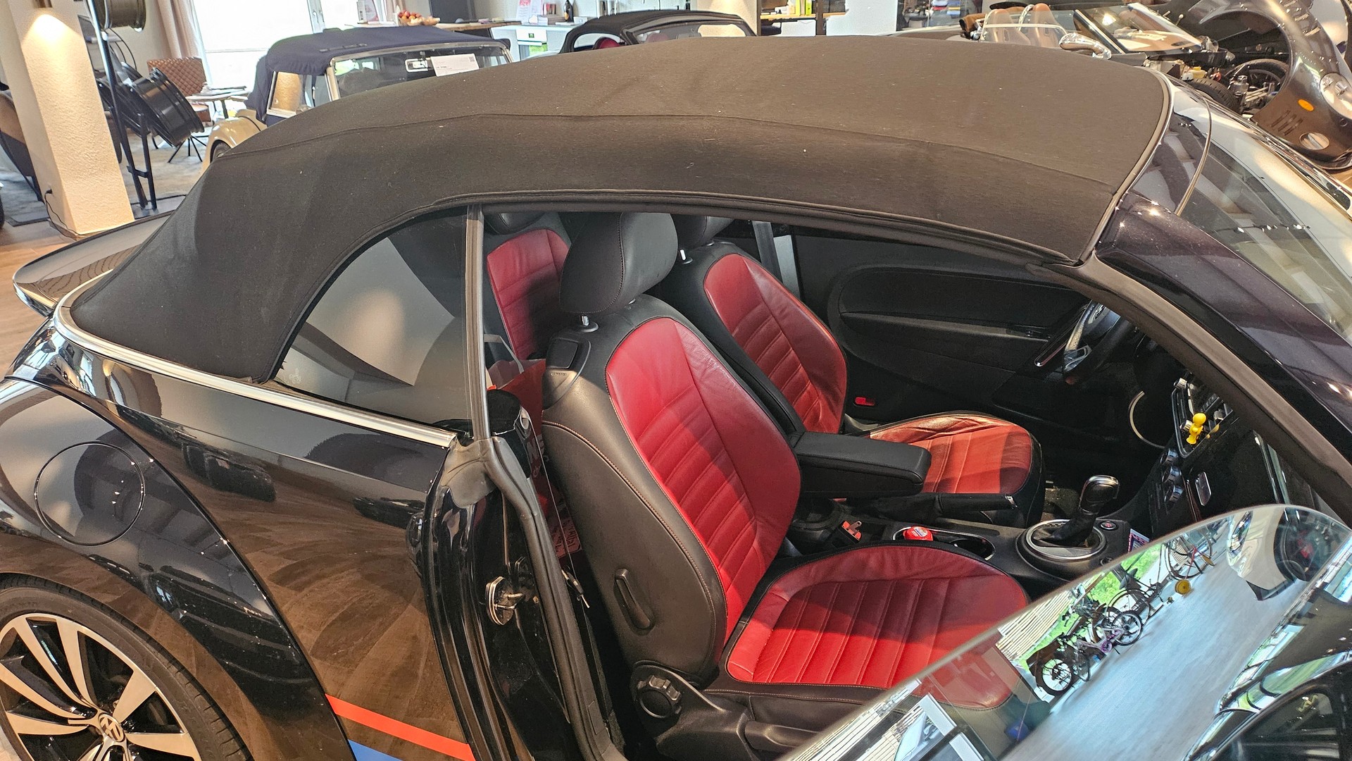 VW Beetle Cabrio 2.0 TSI Sport DSG R-Line-image-21
