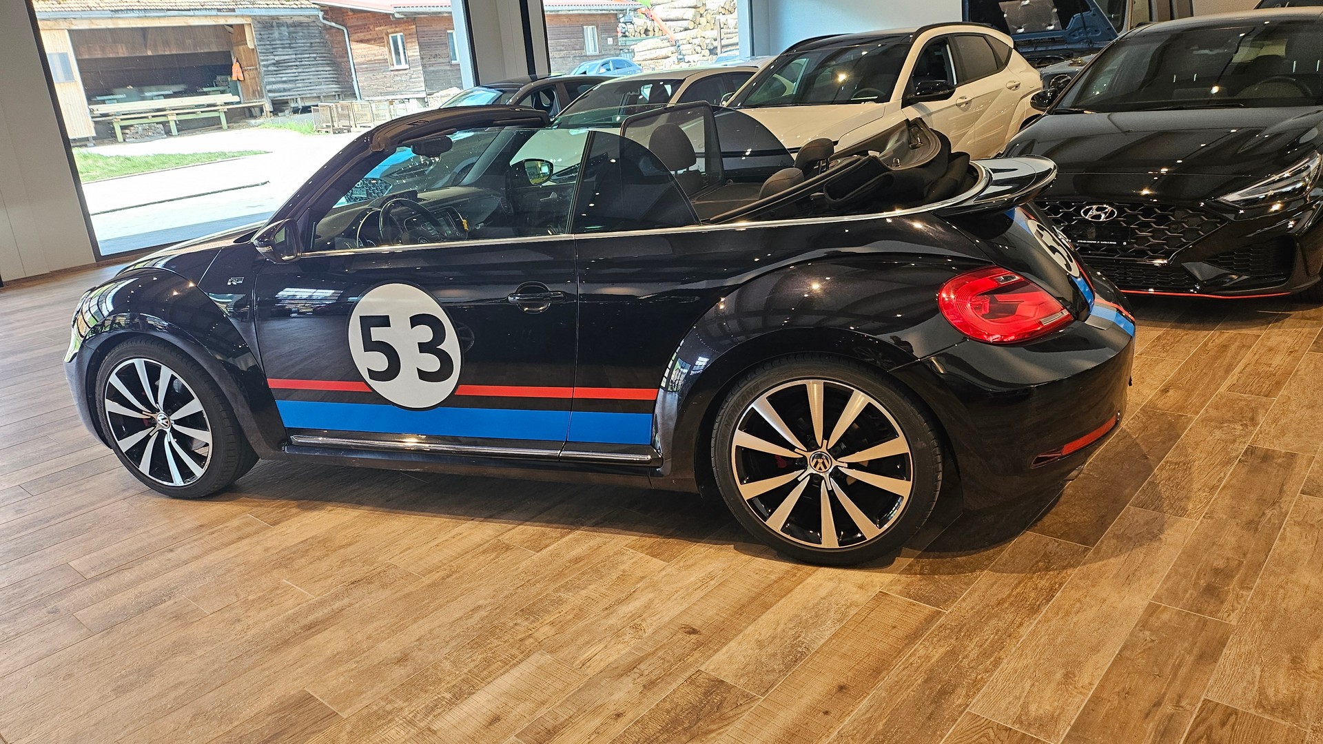 VW Beetle Cabrio 2.0 TSI Sport DSG R-Line-image-27