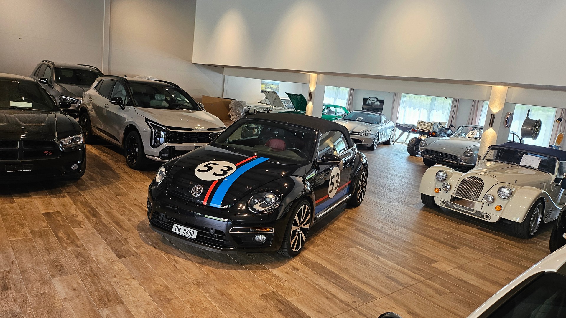 VW Beetle Cabrio 2.0 TSI Sport DSG R-Line-showroom-element-1