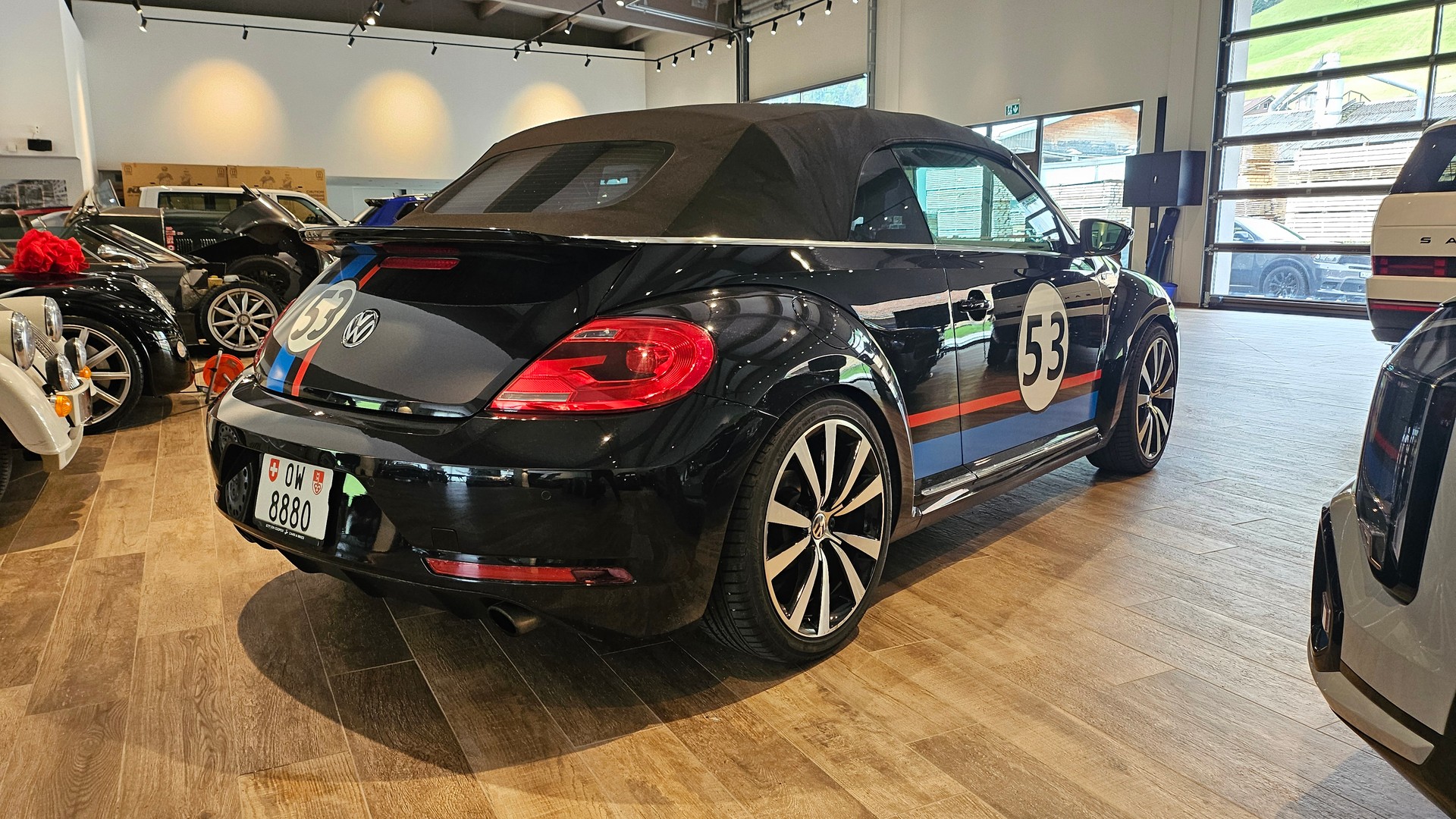 VW Beetle Cabrio 2.0 TSI Sport DSG R-Line-image-8