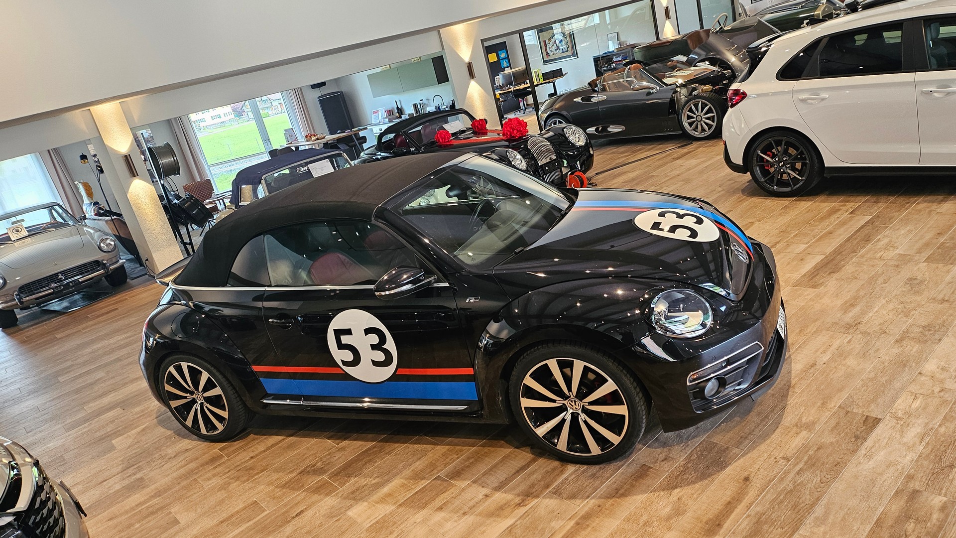 VW Beetle Cabrio 2.0 TSI Sport DSG R-Line-image-7