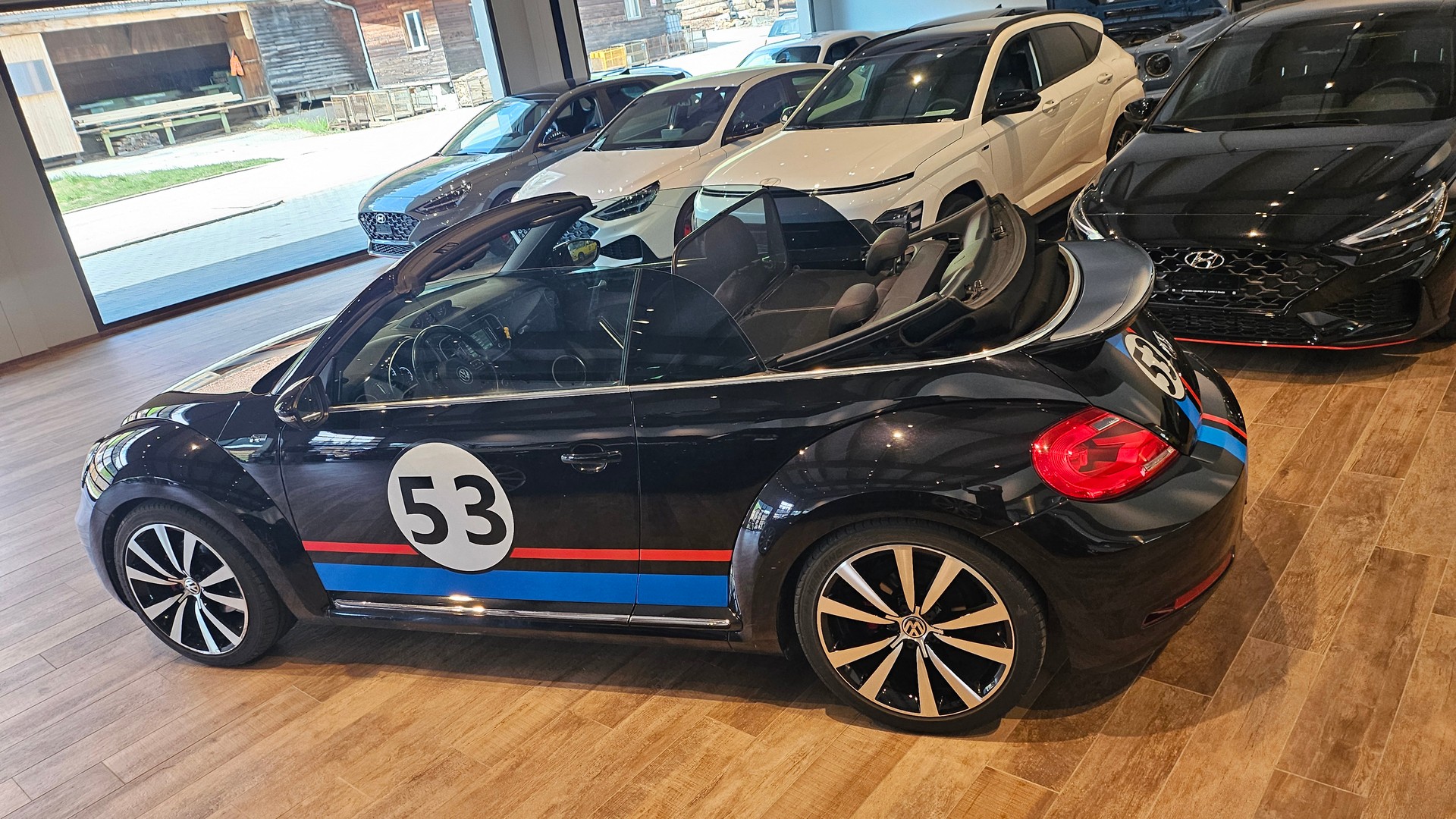 VW Beetle Cabrio 2.0 TSI Sport DSG R-Line-image-28