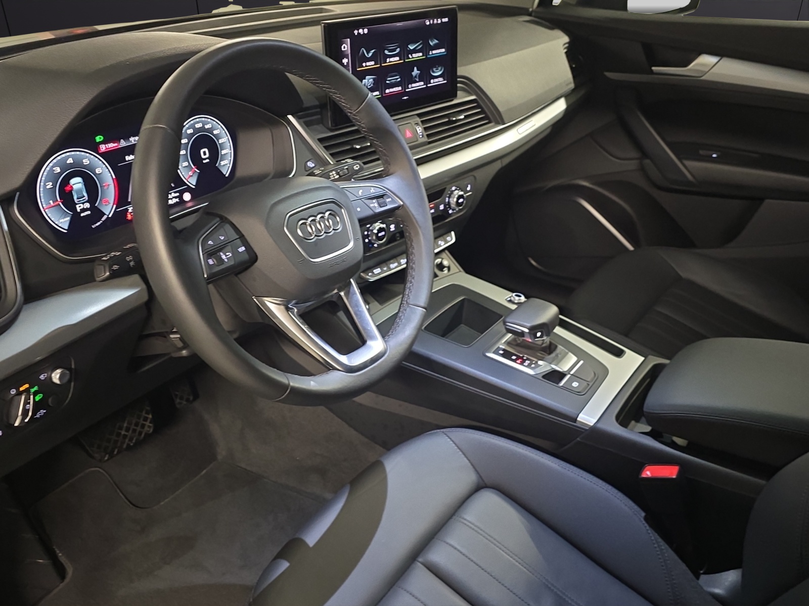 AUDI Q5 45 TFSI S-line quattro S-tronic-image-9