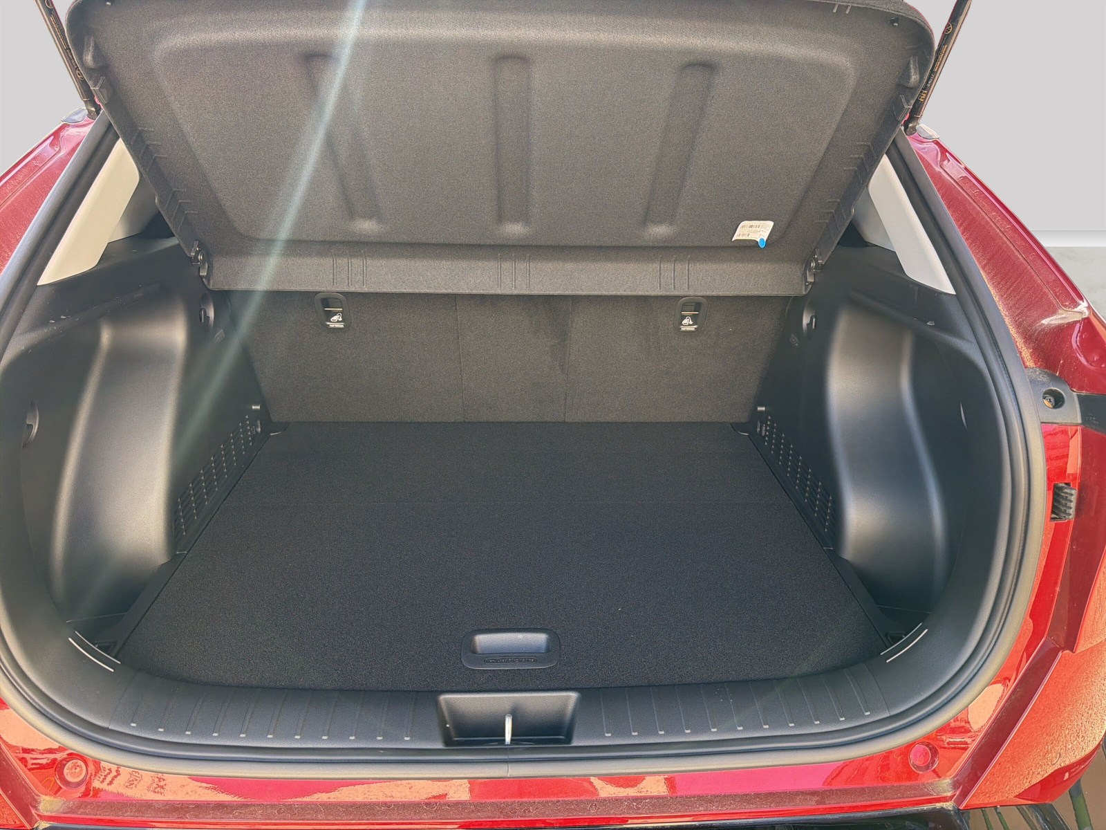HYUNDAI Kona EV 65.4 kWh Amplia-image-13