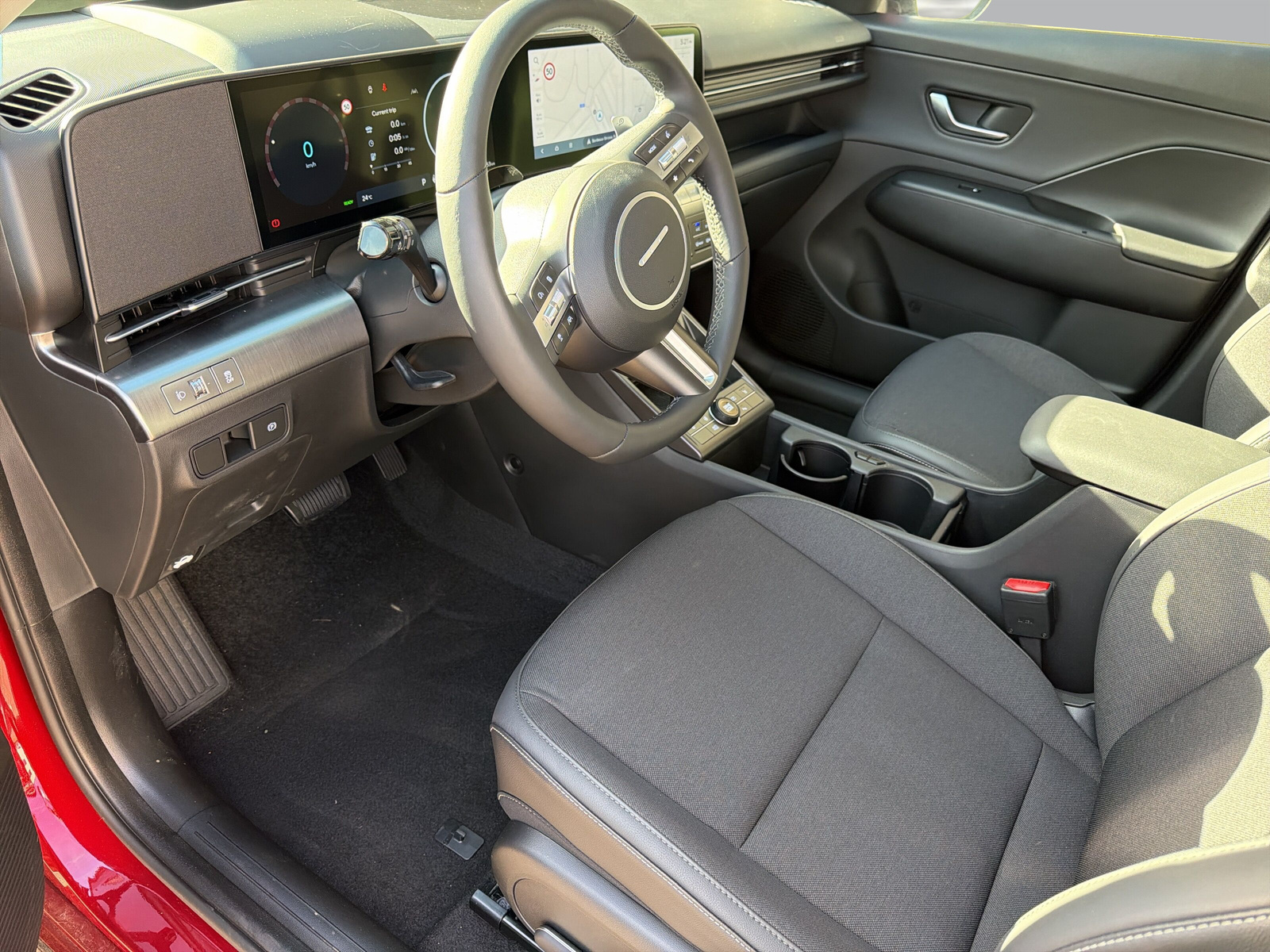 HYUNDAI Kona EV 65.4 kWh Amplia-image-7
