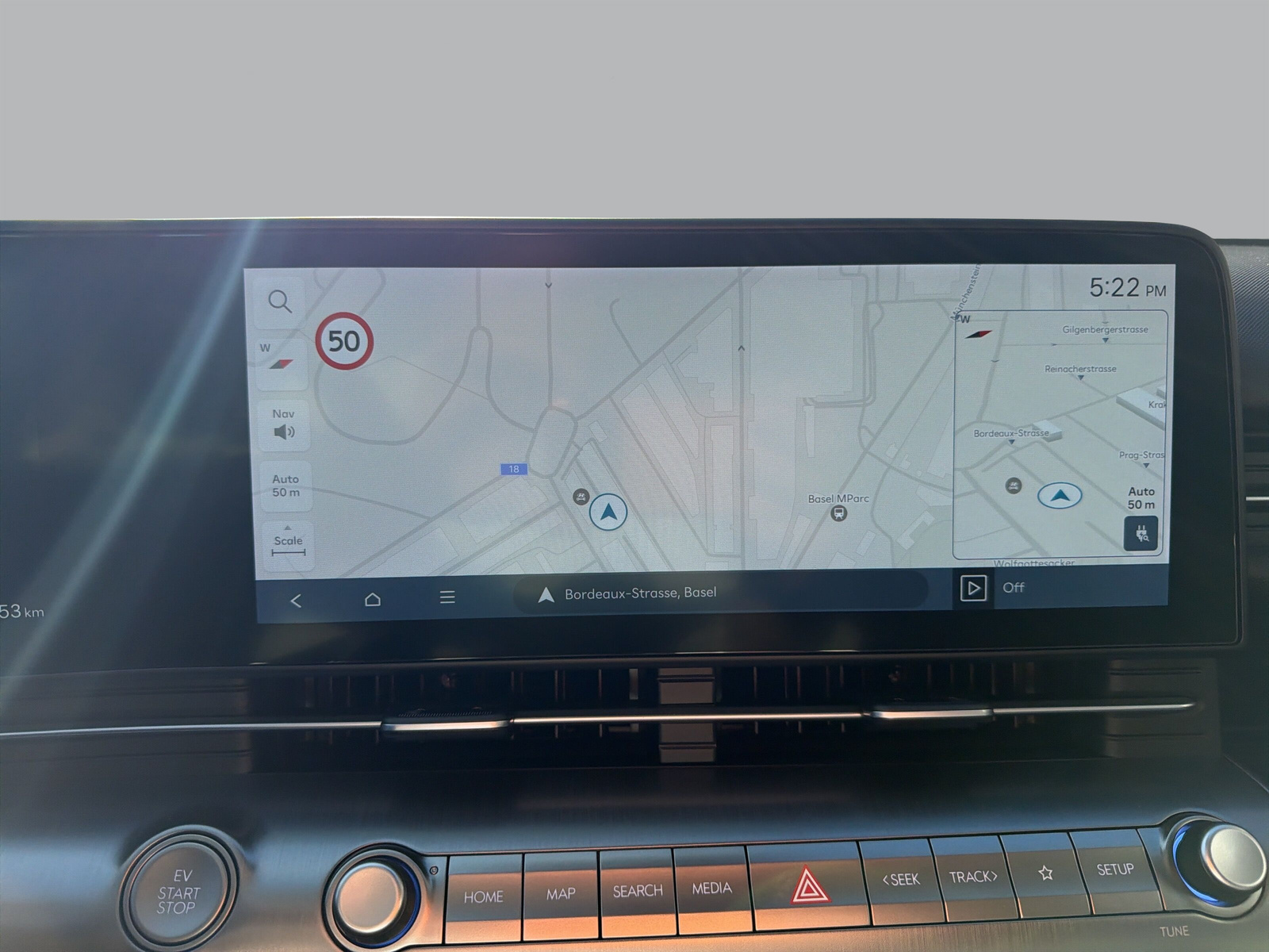 HYUNDAI Kona EV 65.4 kWh Amplia-image-10