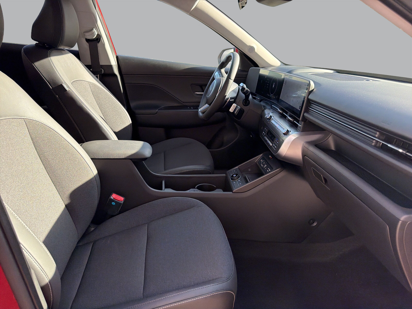 HYUNDAI Kona EV 65.4 kWh Amplia-image-11