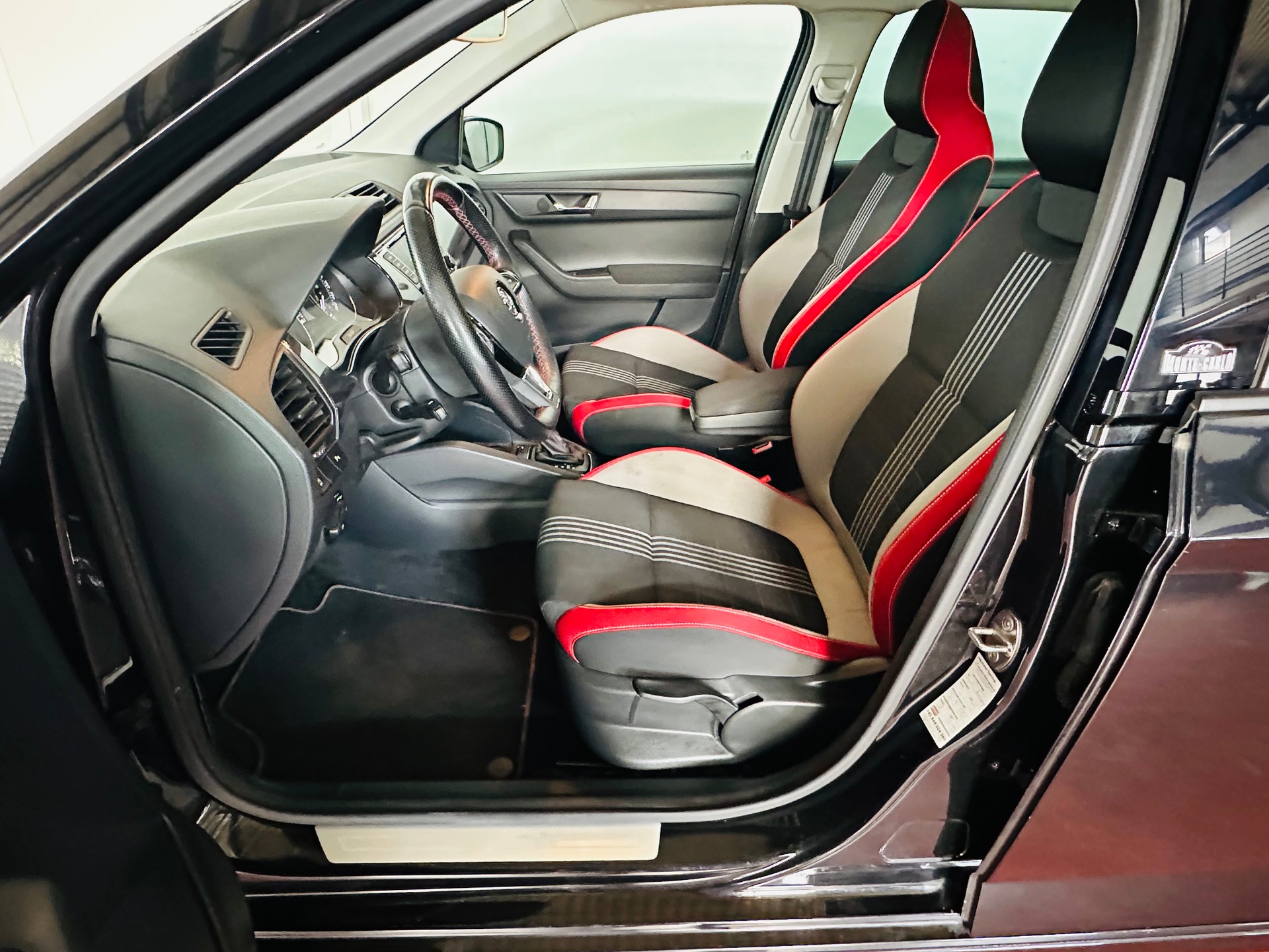 SKODA Fabia 1.2 TSI Monte Carlo DSG-image-15