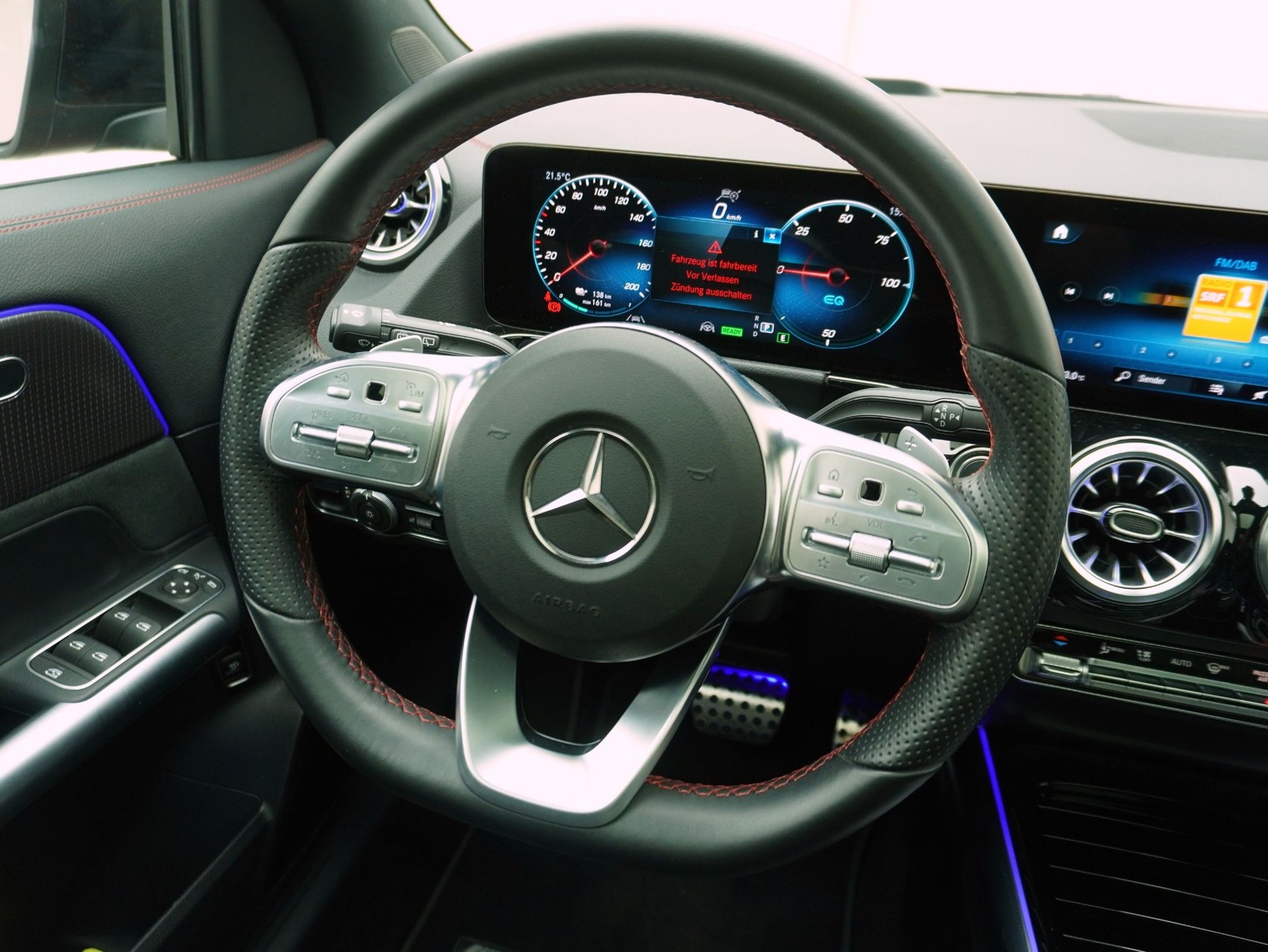 MERCEDES-BENZ EQA 350 Swiss Star AMG Line 4matic-image-11