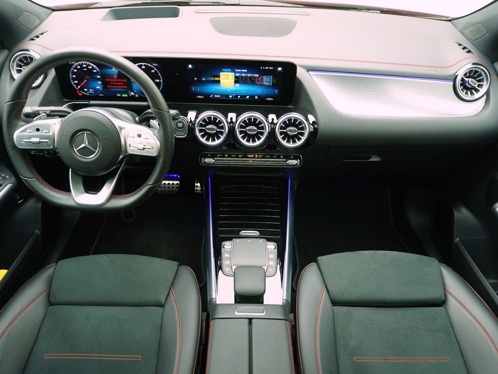 MERCEDES-BENZ EQA 350 Swiss Star AMG Line 4matic-image-14