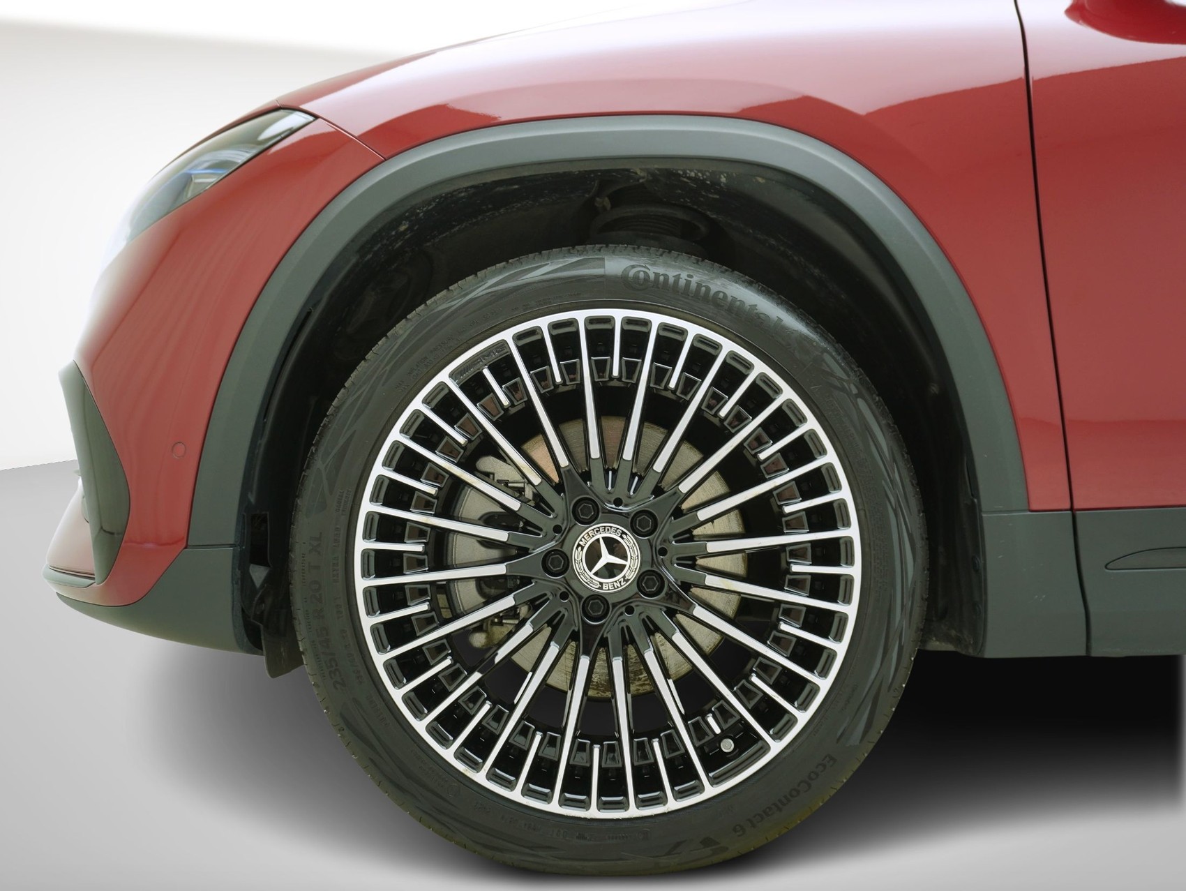 MERCEDES-BENZ EQA 350 Swiss Star AMG Line 4matic-image-6