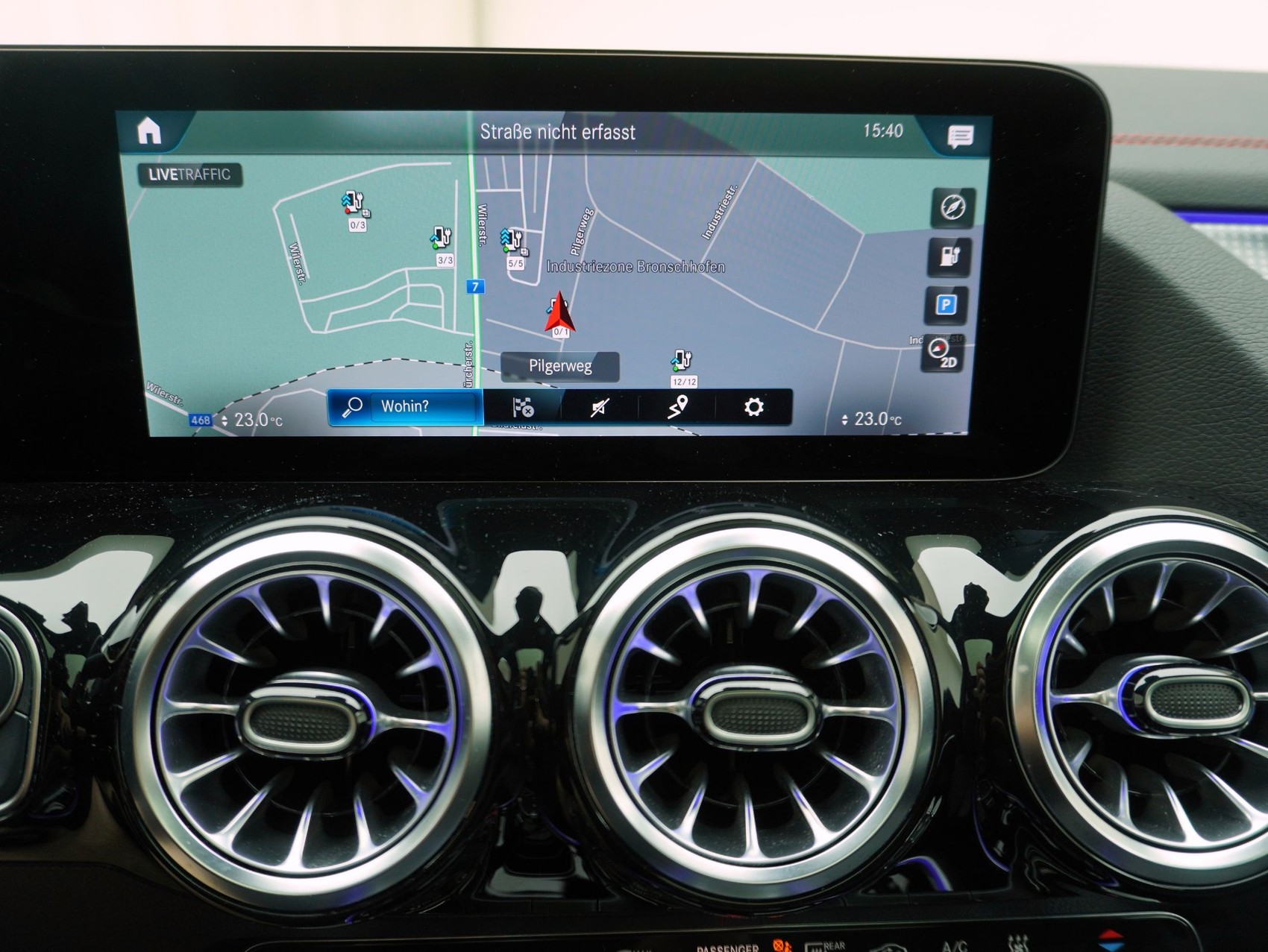 MERCEDES-BENZ EQA 350 Swiss Star AMG Line 4matic-image-26