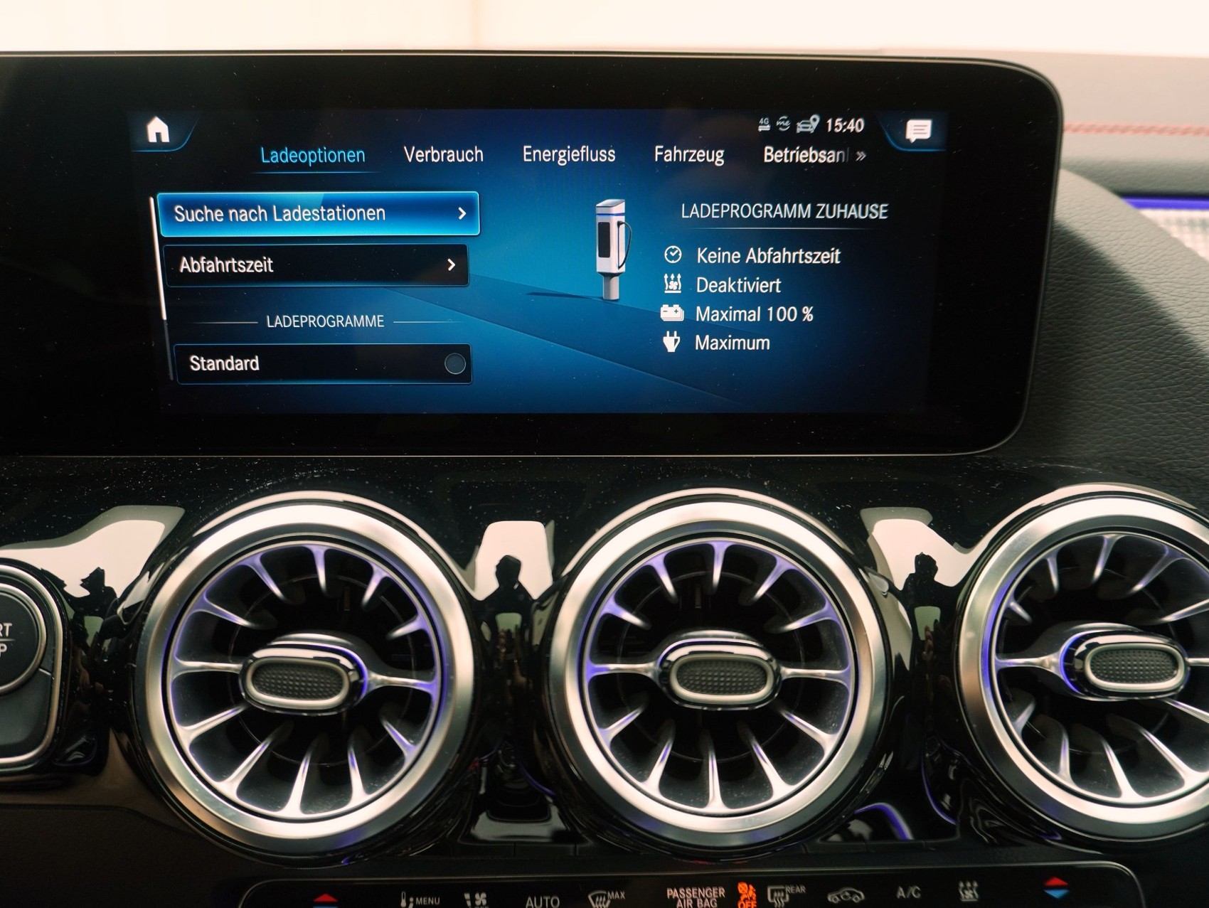MERCEDES-BENZ EQA 350 Swiss Star AMG Line 4matic-image-19