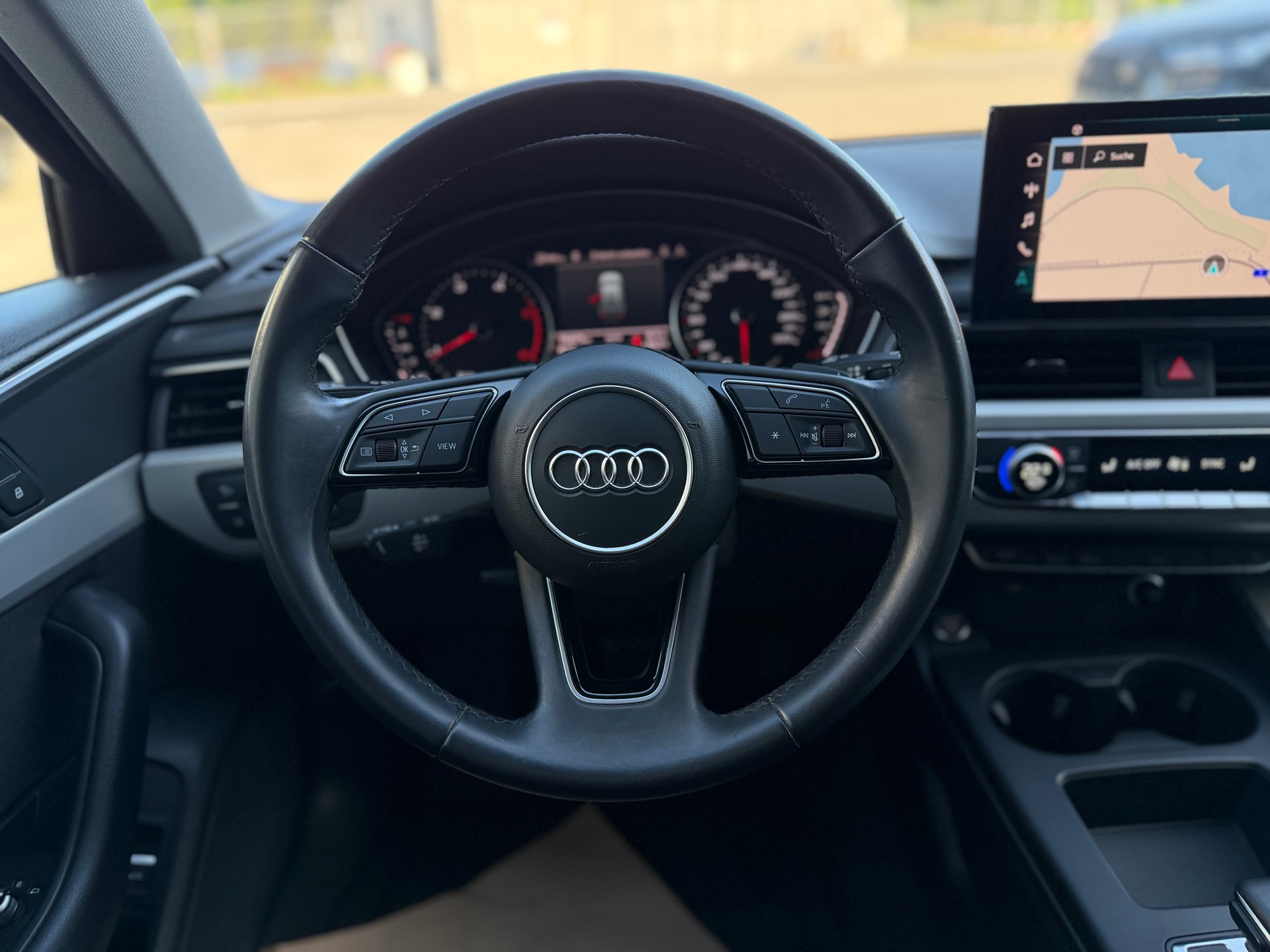 AUDI A4 Avant 40 TDI Attraction quattro S-tronic-image-16