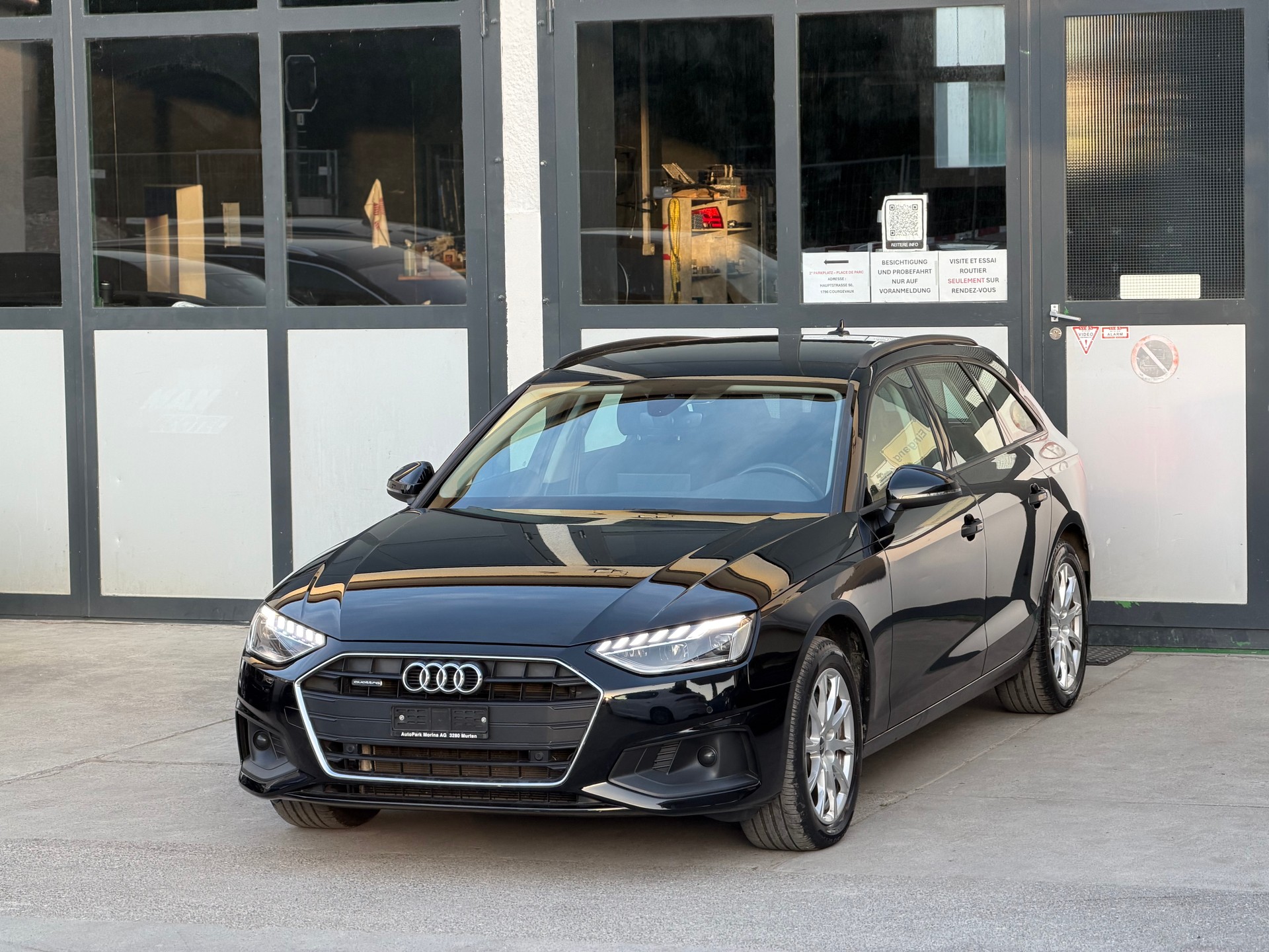 AUDI A4 Avant 40 TDI Attraction quattro S-tronic-showroom-element-1