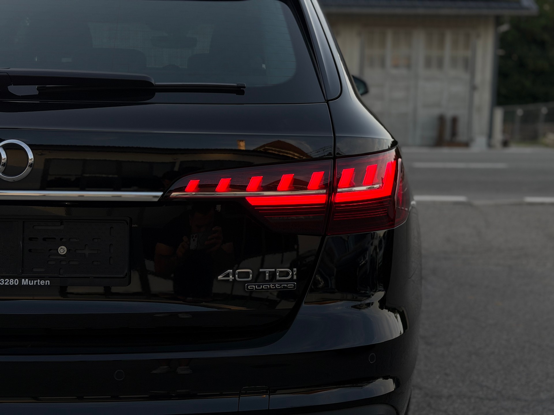 AUDI A4 Avant 40 TDI Attraction quattro S-tronic-image-8
