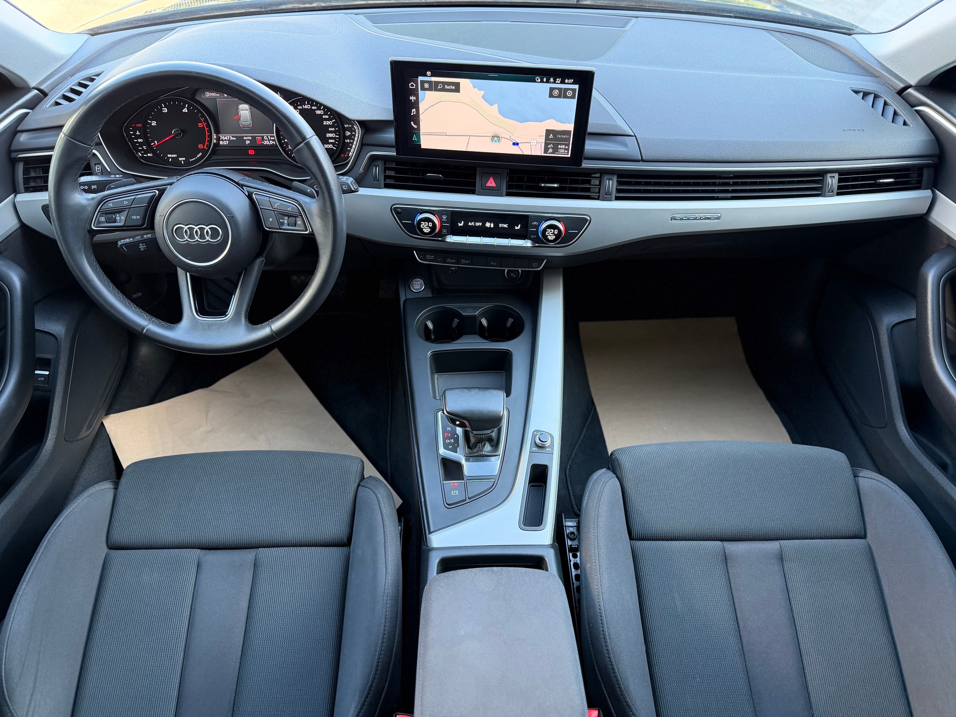 AUDI A4 Avant 40 TDI Attraction quattro S-tronic-image-12