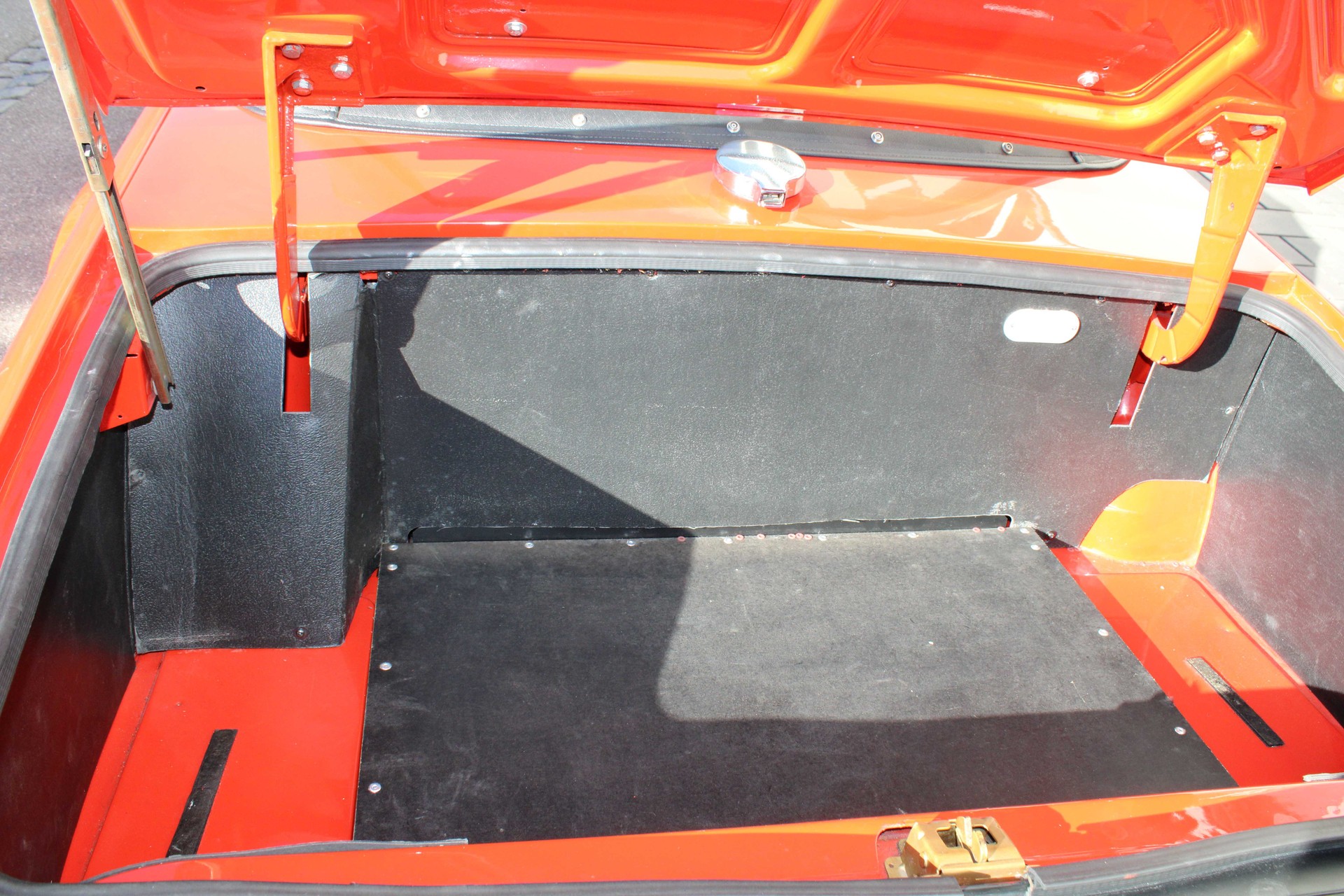 TRIUMPH P I-image-10
