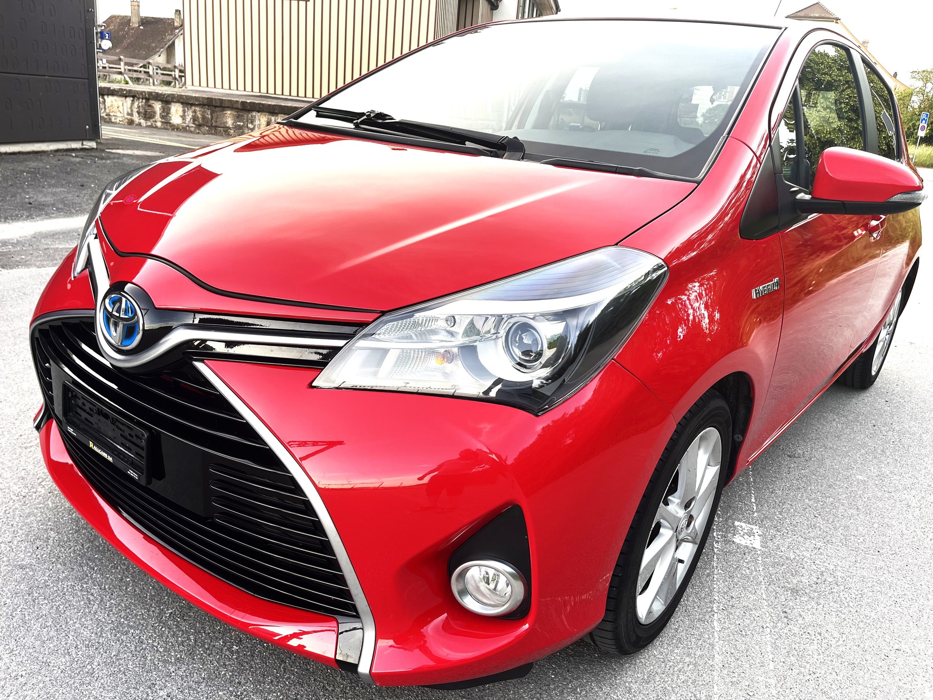 TOYOTA Yaris 1.5 VVT-i Hybrid Trend e-CVT