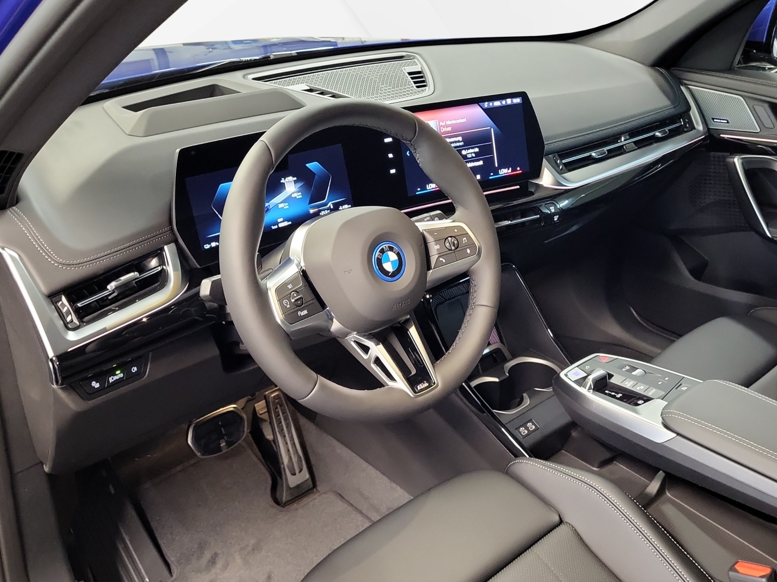 BMW iX1 xDrive 30 M Sport Pro-image-12