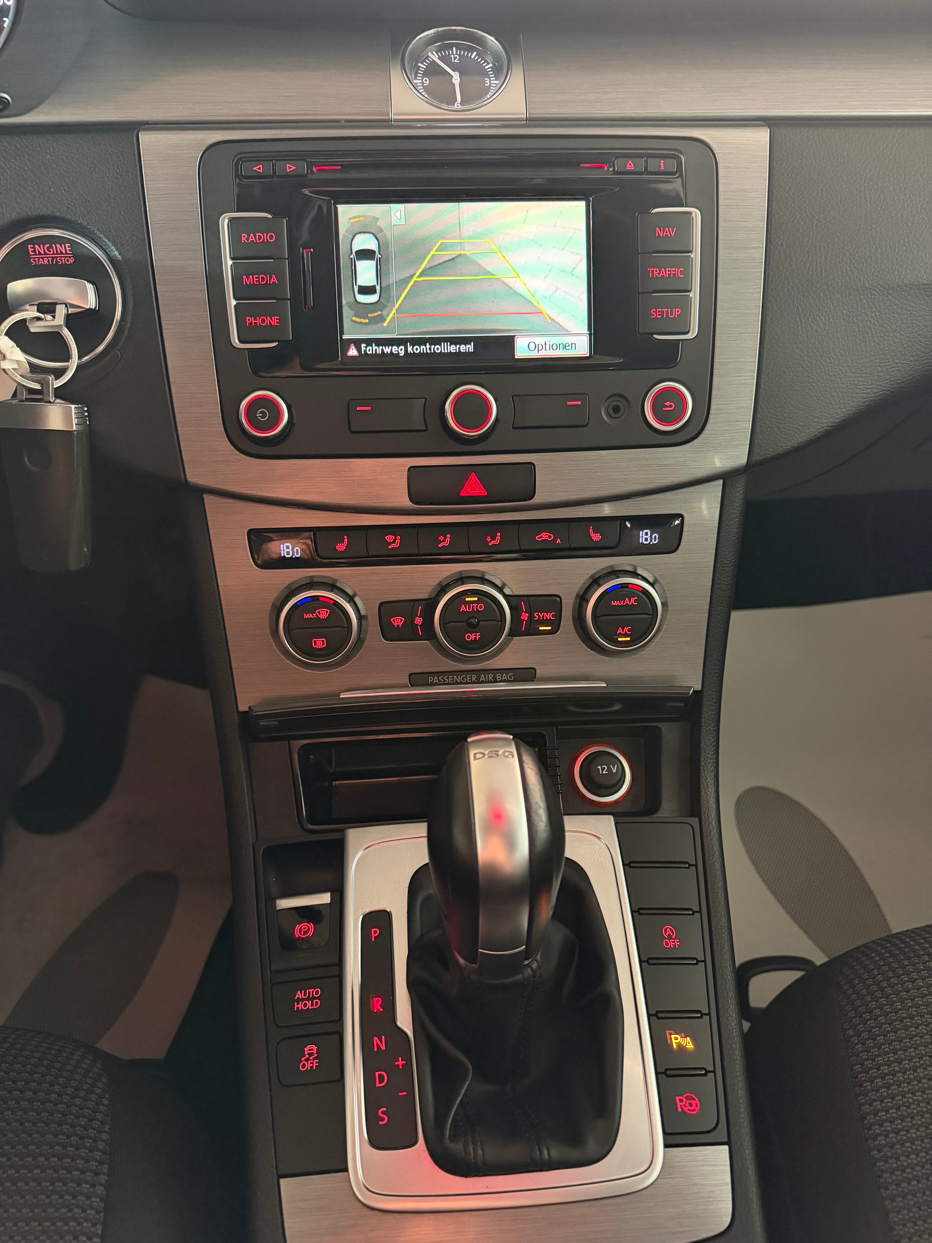 VW Passat 1.4 TSI BlueMotion Technology Cup-image-11