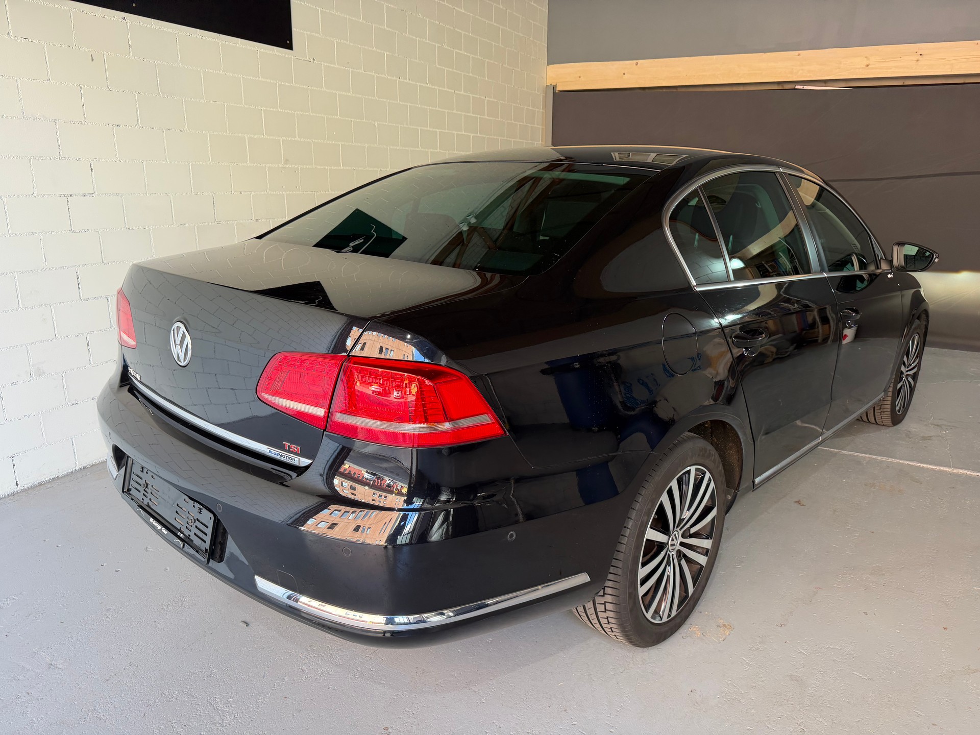 VW Passat 1.4 TSI BlueMotion Technology Cup-image-1