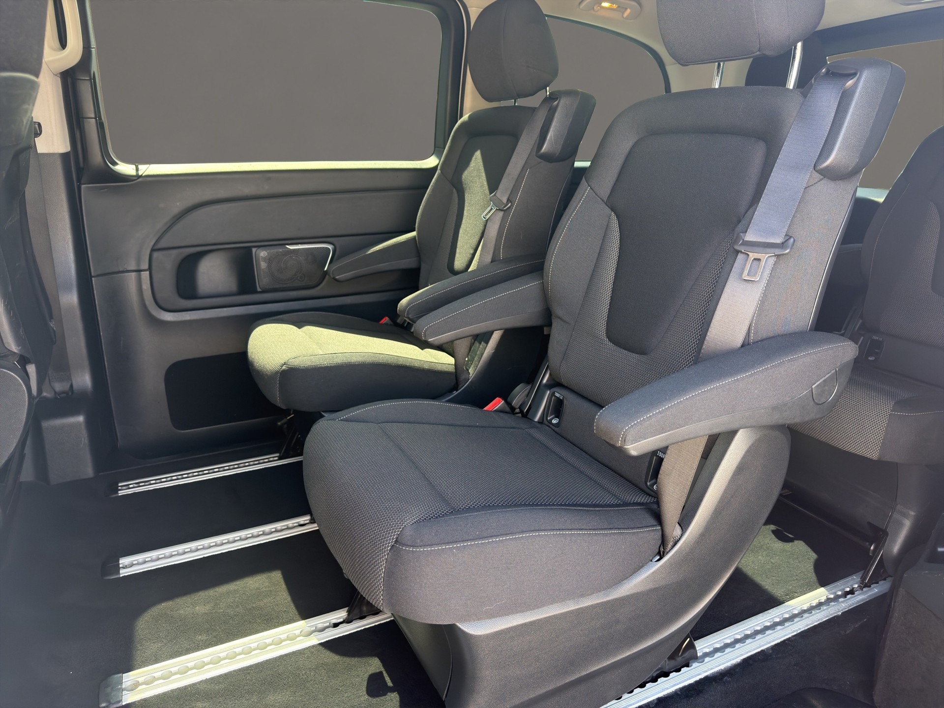 MERCEDES-BENZ V 220 d Avantgarde kompakt 7G-Tronic 6 Plätze * Frisch Ab MFK & Frisch Ab Service *-image-12