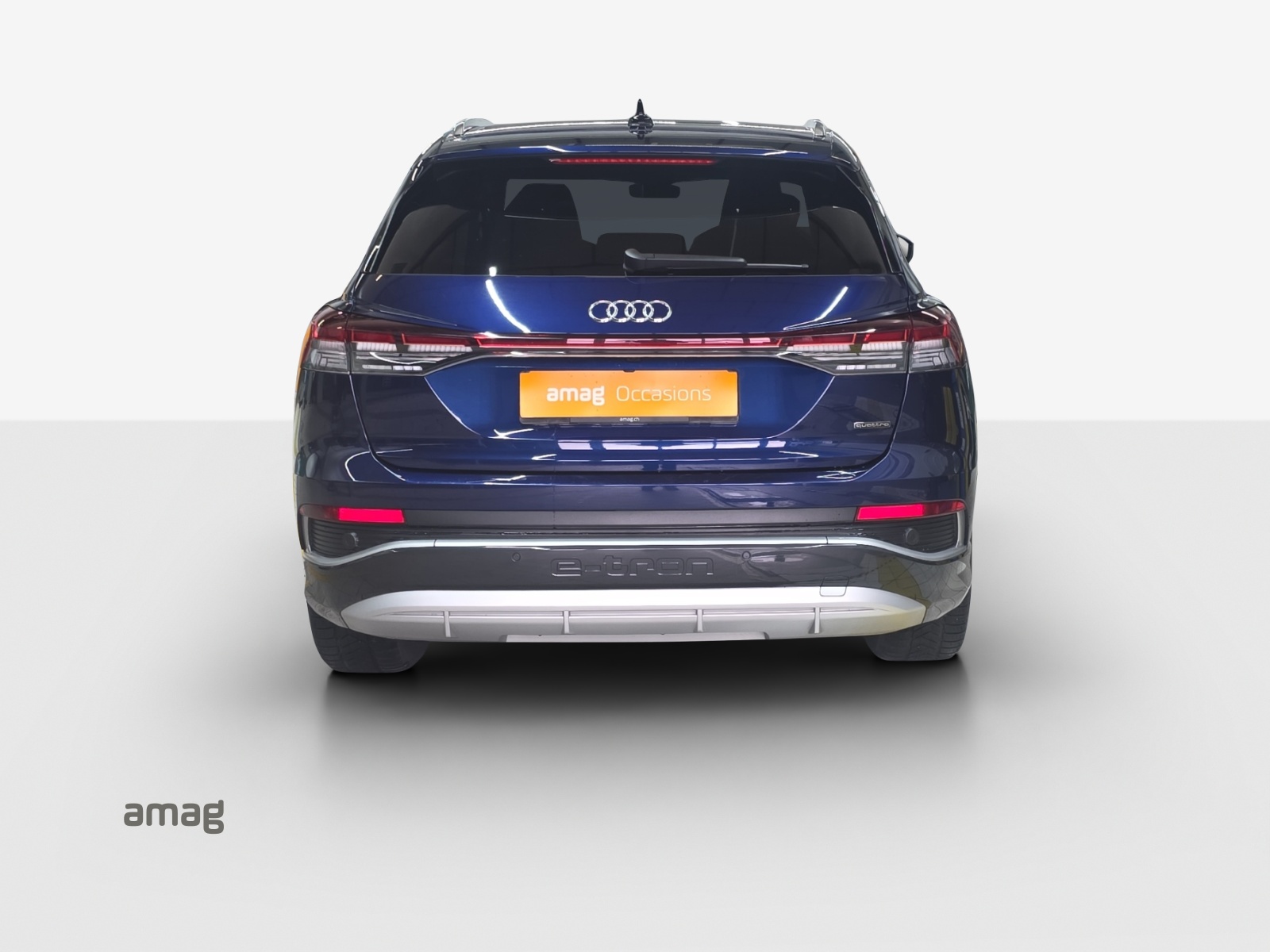 AUDI Q4 e-tron 50 quattro-showroom-element-3