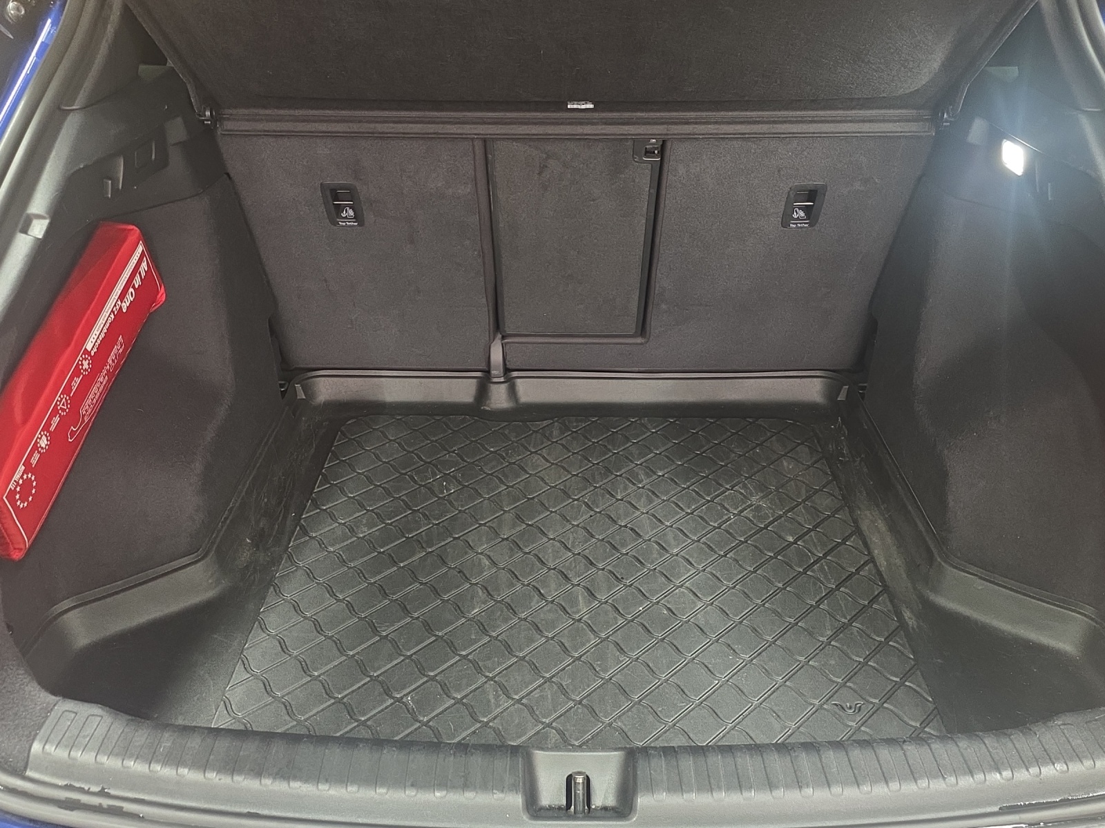 AUDI Q4 e-tron 50 quattro-image-12