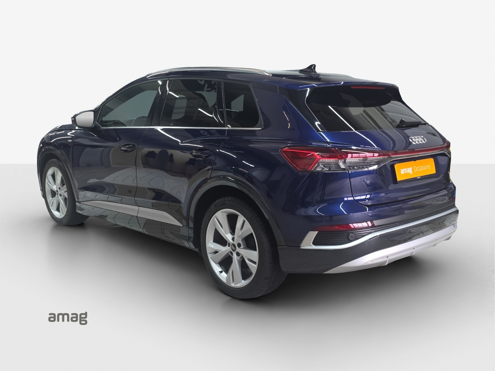 AUDI Q4 e-tron 50 quattro-showroom-element-2