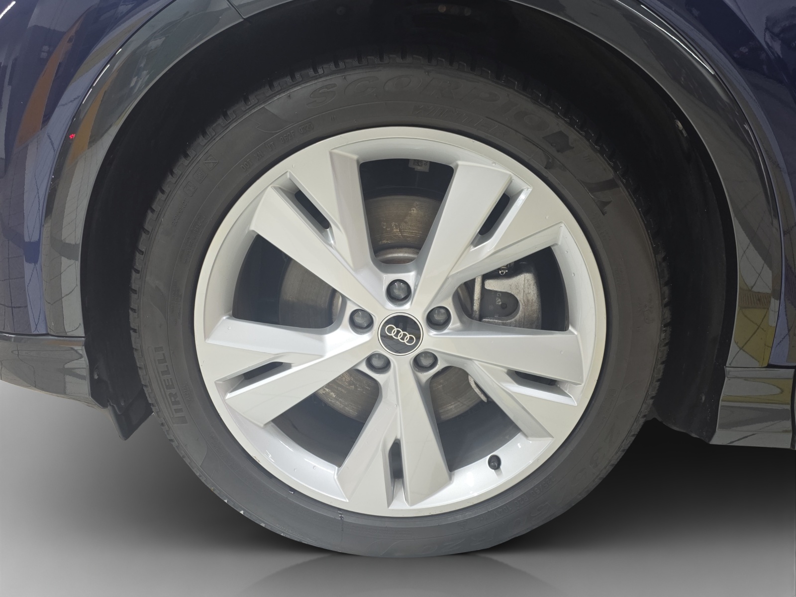 AUDI Q4 e-tron 50 quattro-image-13