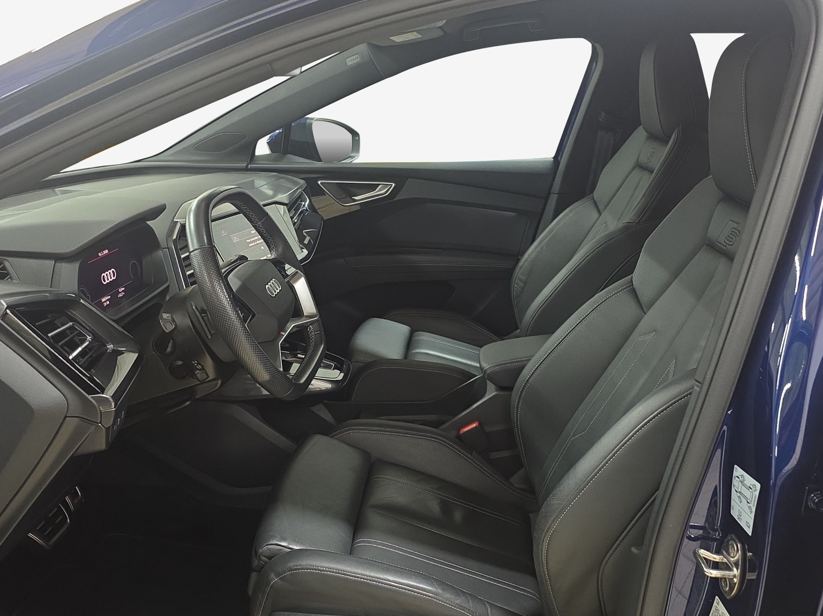 AUDI Q4 e-tron 50 quattro-image-7