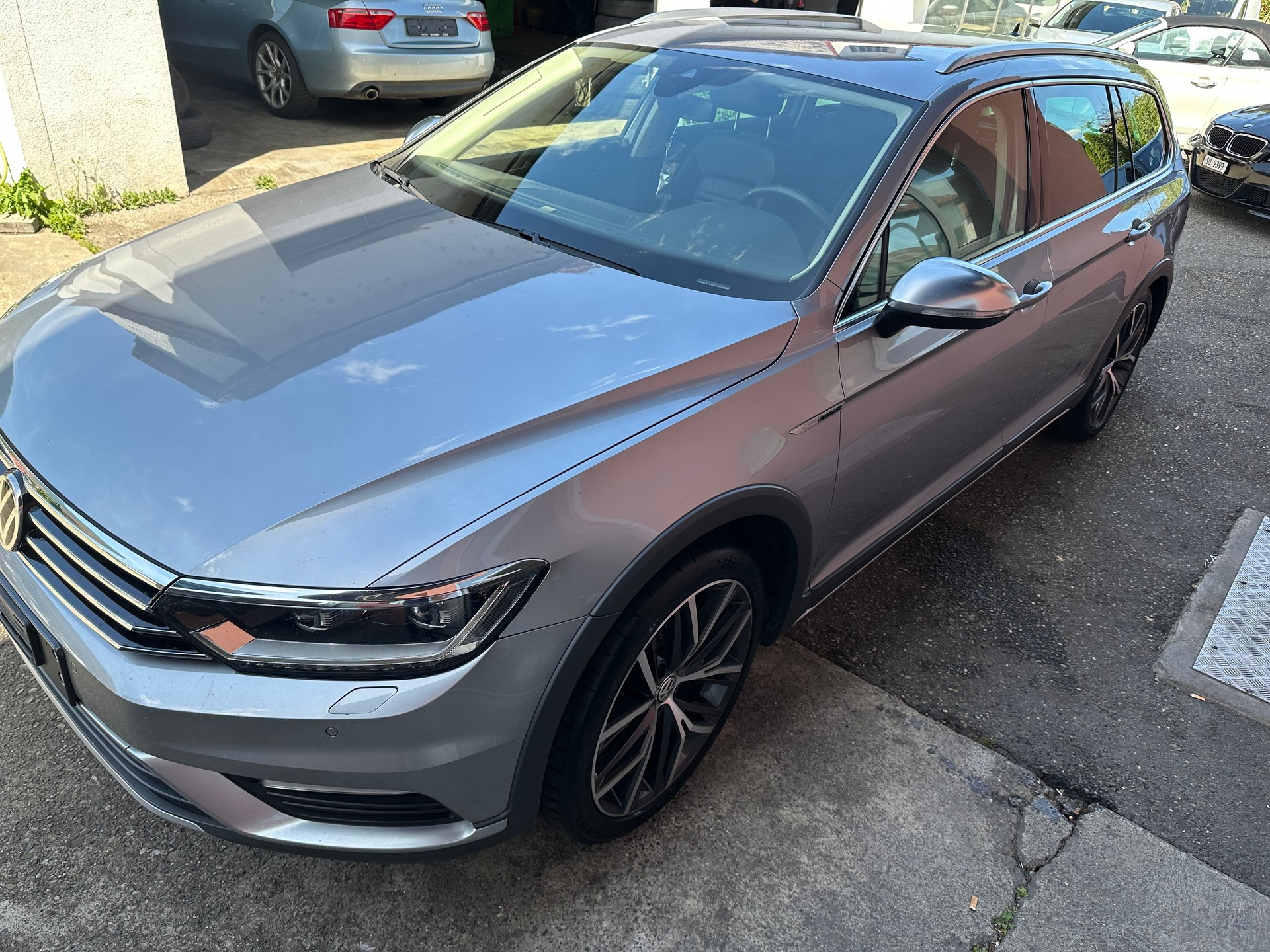 VW Passat Alltrack 2.0 TDI BMT 4Motion DSG-image-1