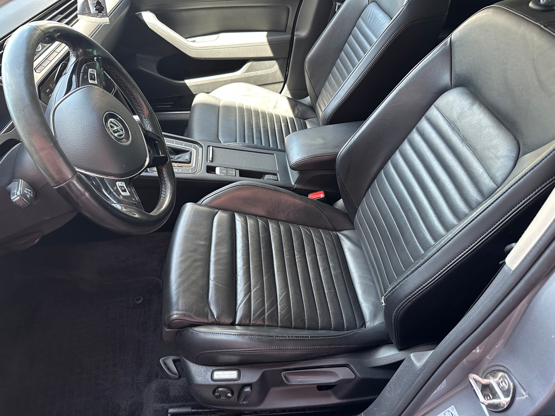 VW Passat Alltrack 2.0 TDI BMT 4Motion DSG-image-10