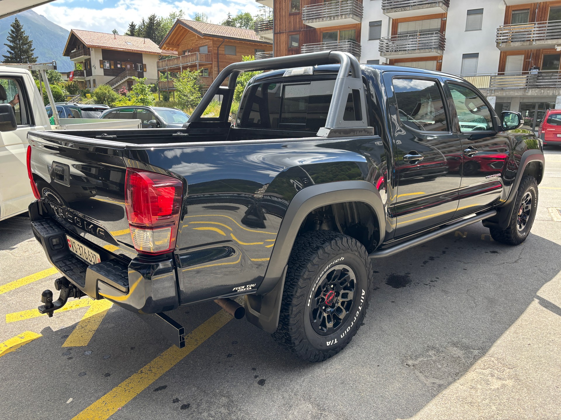 TOYOTA Tacoma TRD 4x4-showroom-element-2