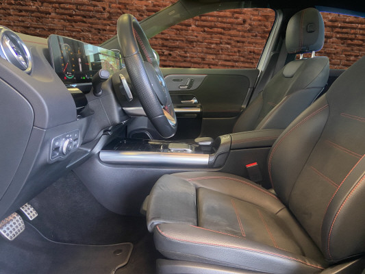 MERCEDES-BENZ EQA 300 4M Swiss Star AMG-image-11