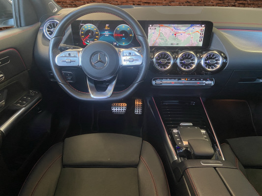 MERCEDES-BENZ EQA 300 4M Swiss Star AMG-image-10