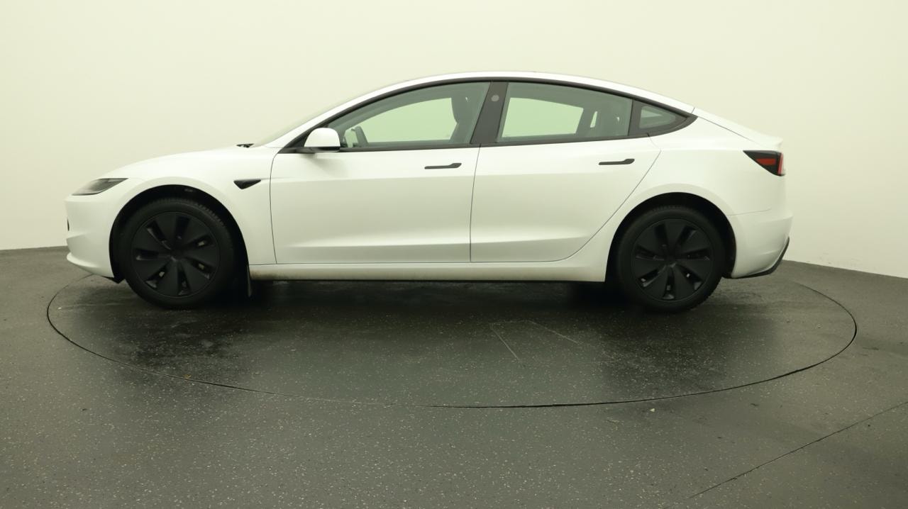 TESLA Model 3 Long Range RWD-showroom-element-1