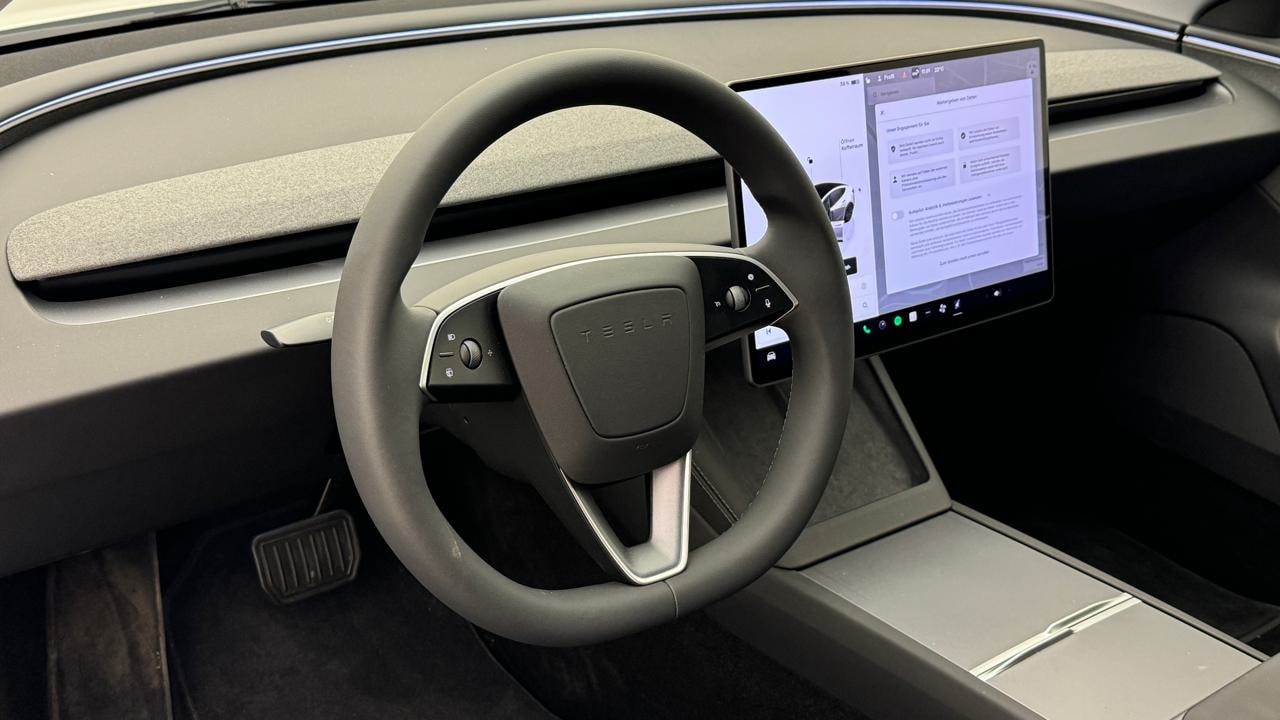 TESLA Model 3 Long Range RWD-image-6